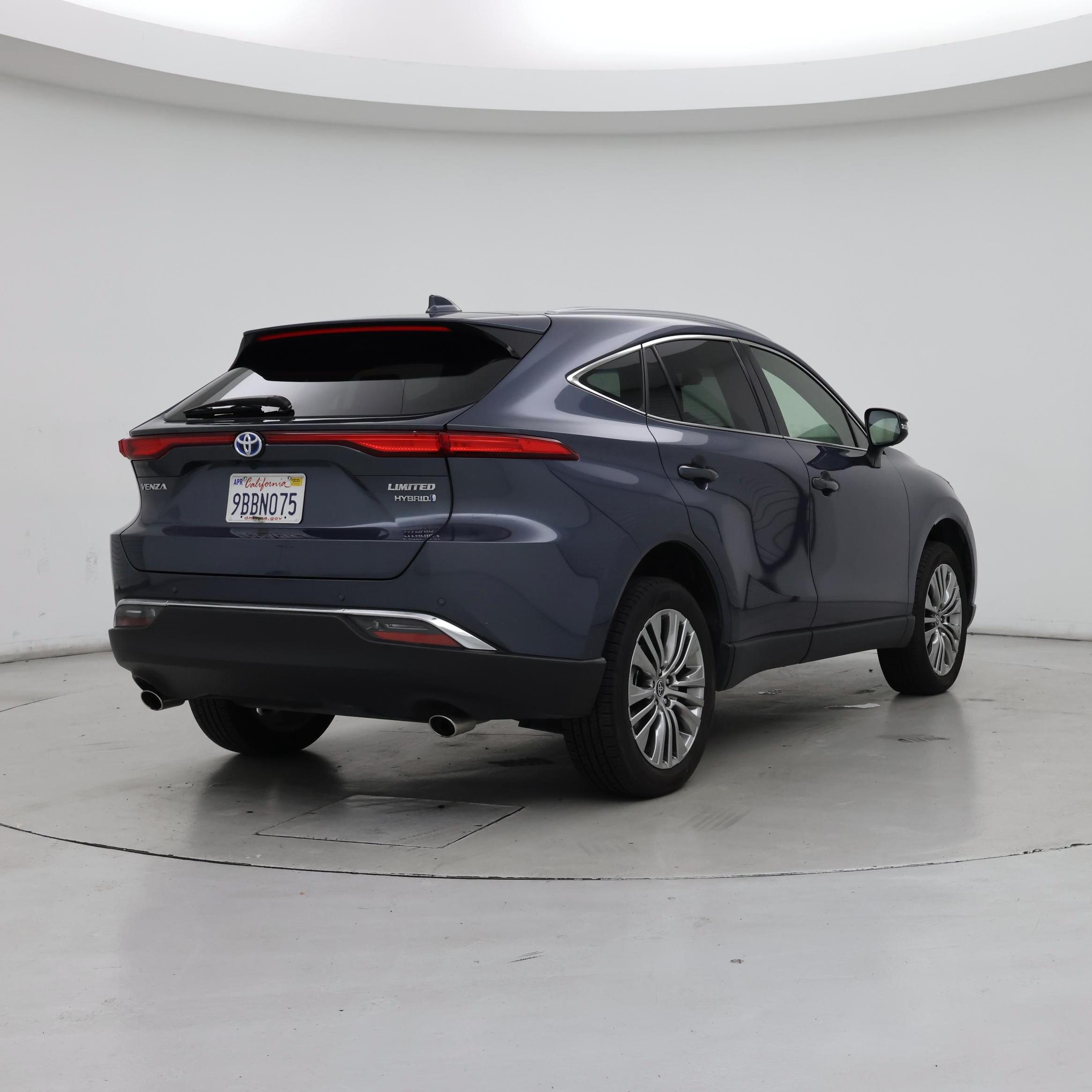 Thumbnail: 2022 Toyota Venza - 8