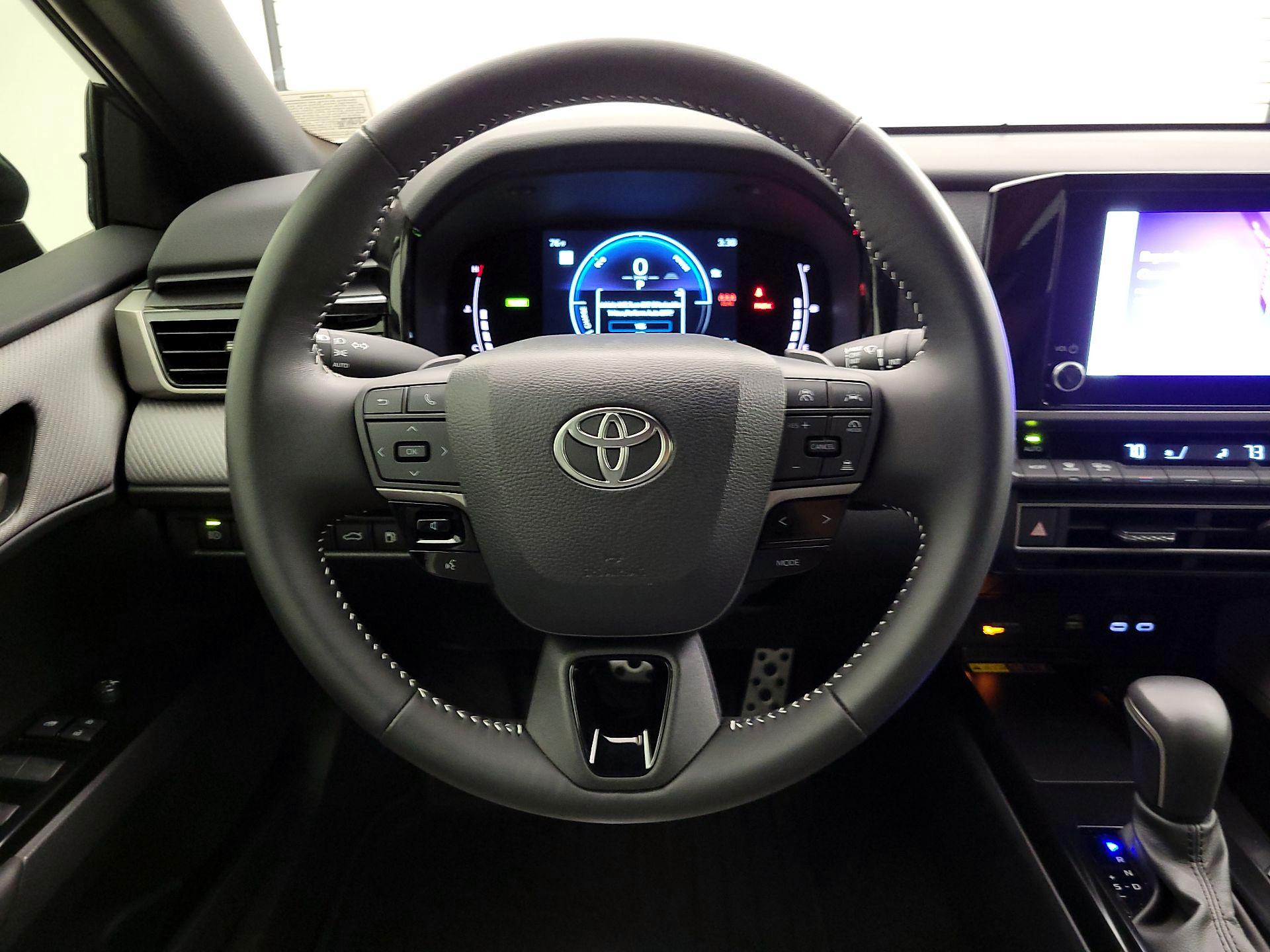 Thumbnail: 2025 Toyota Camry - 10