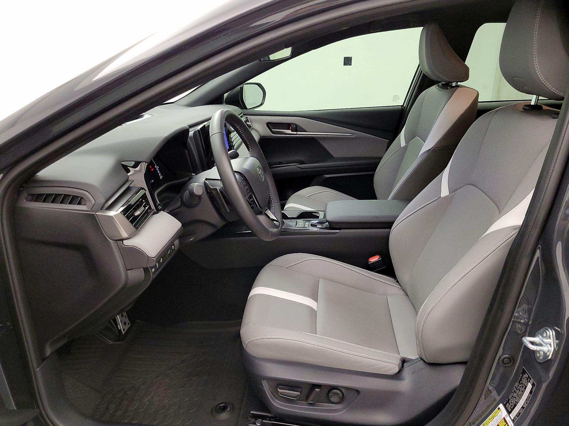 Thumbnail: 2025 Toyota Camry - 11