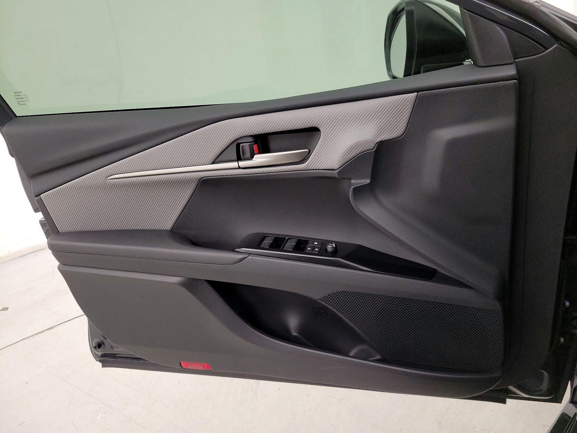 Thumbnail: 2025 Toyota Camry - 12