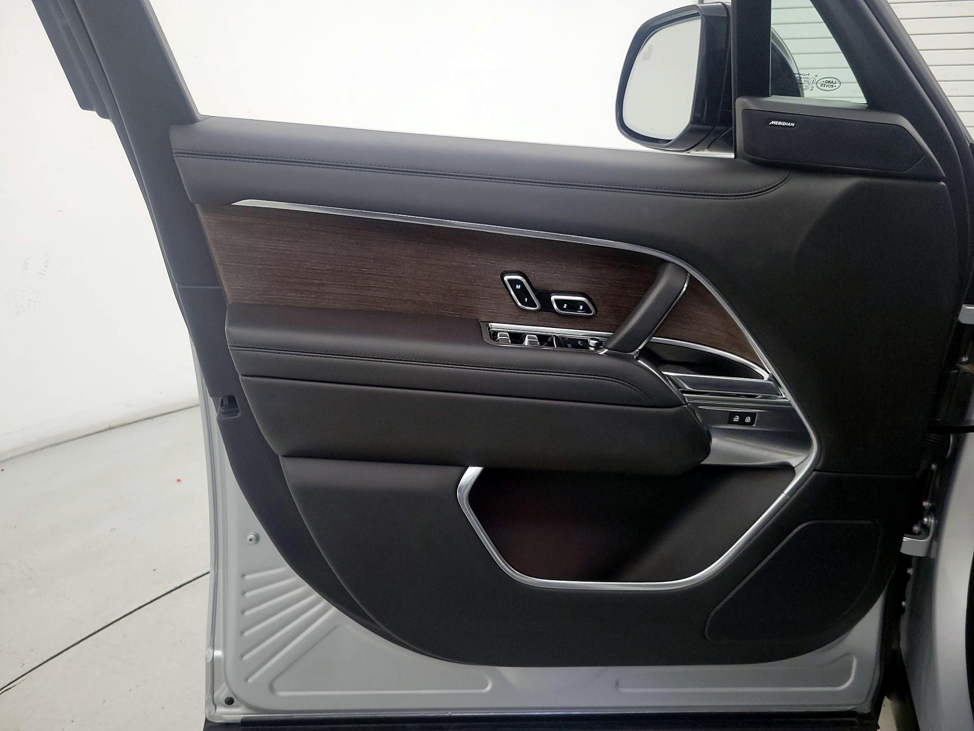 Thumbnail: 2023 Land Rover Range Rover - 12