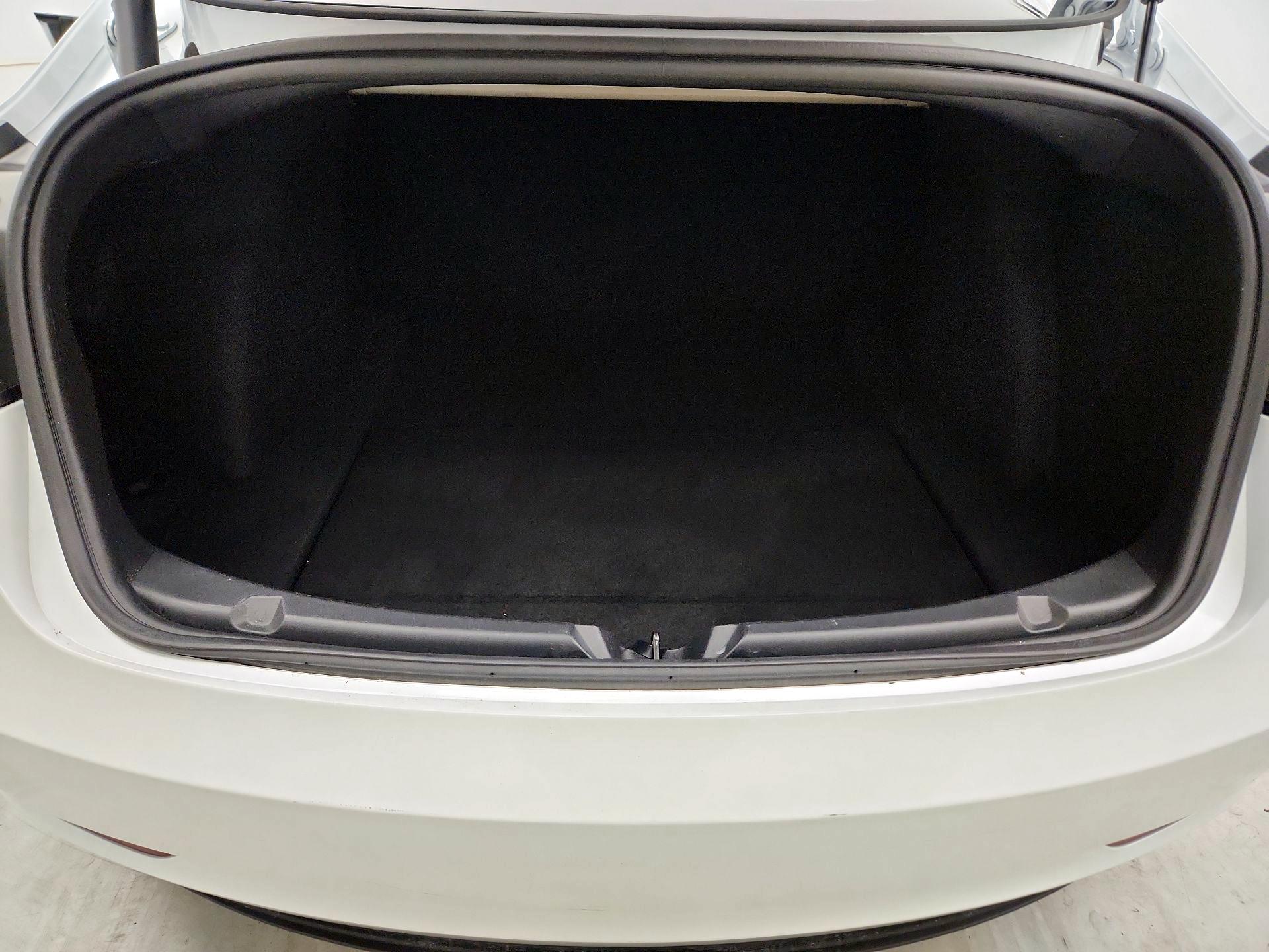 Thumbnail: 2023 Tesla Model 3 - 19