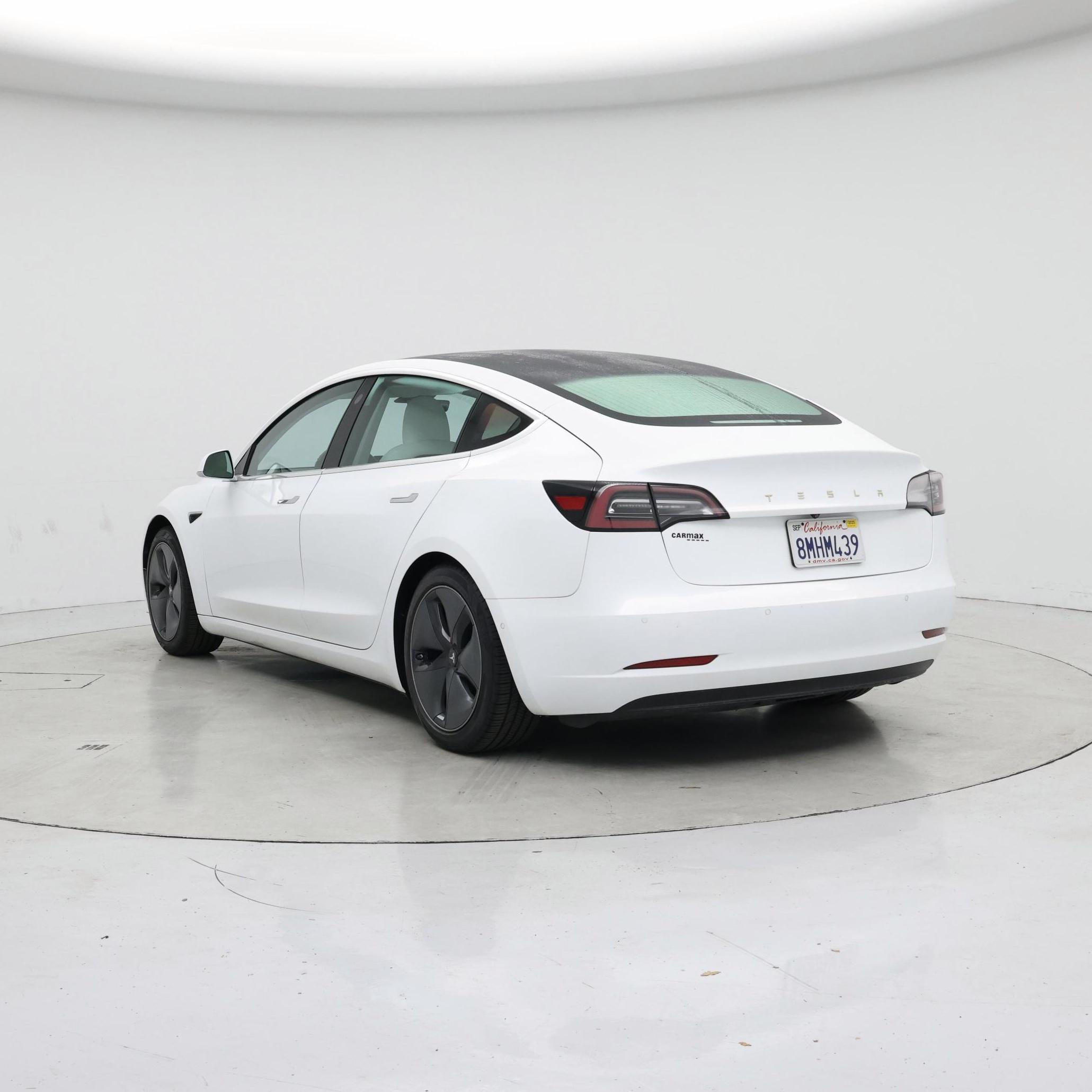 Thumbnail: 2019 Tesla Model 3 - 2