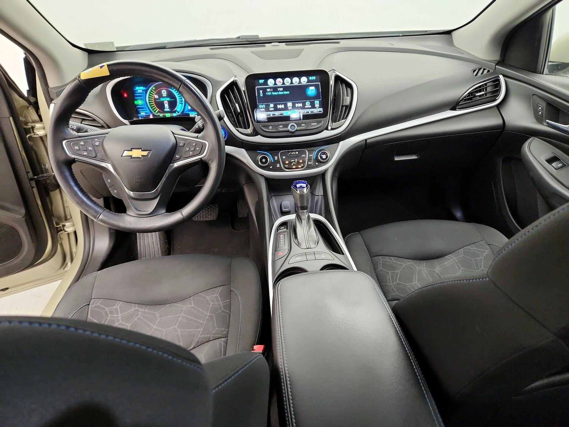 Thumbnail: 2017 Chevrolet Volt - 9