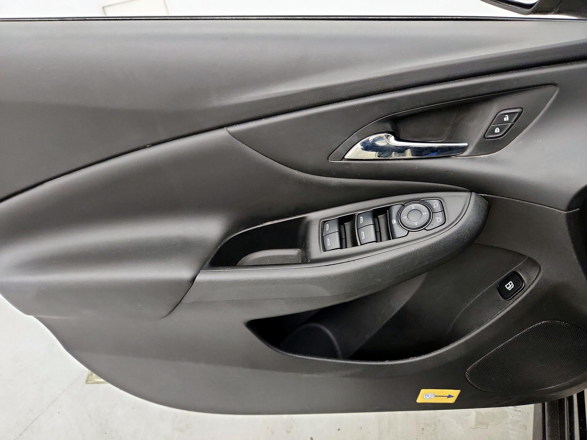 Thumbnail: 2017 Chevrolet Volt - 12