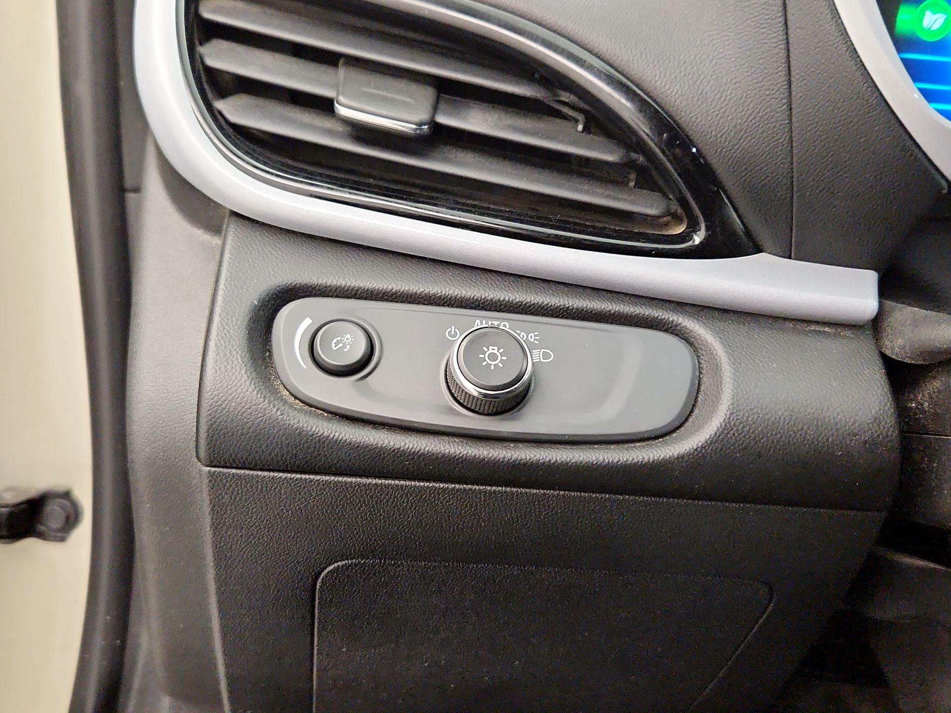 Thumbnail: 2017 Chevrolet Volt - 13