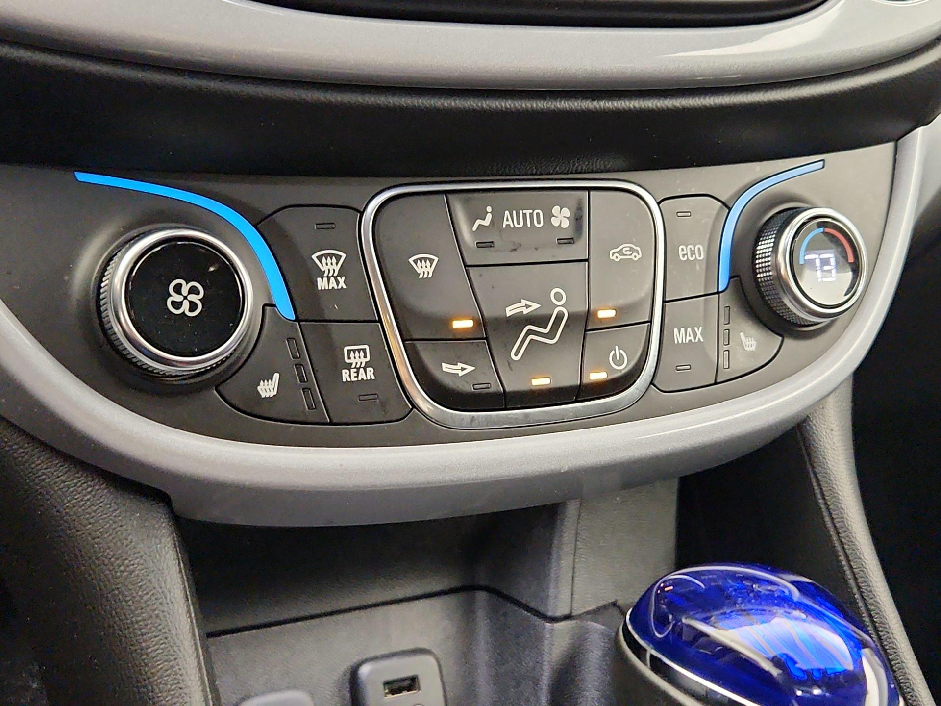 Thumbnail: 2017 Chevrolet Volt - 16