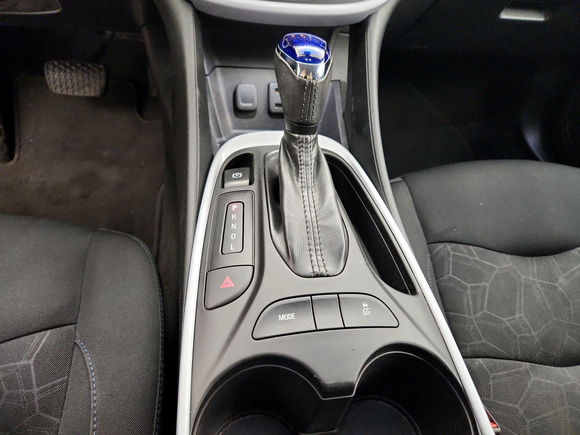 Thumbnail: 2017 Chevrolet Volt - 17