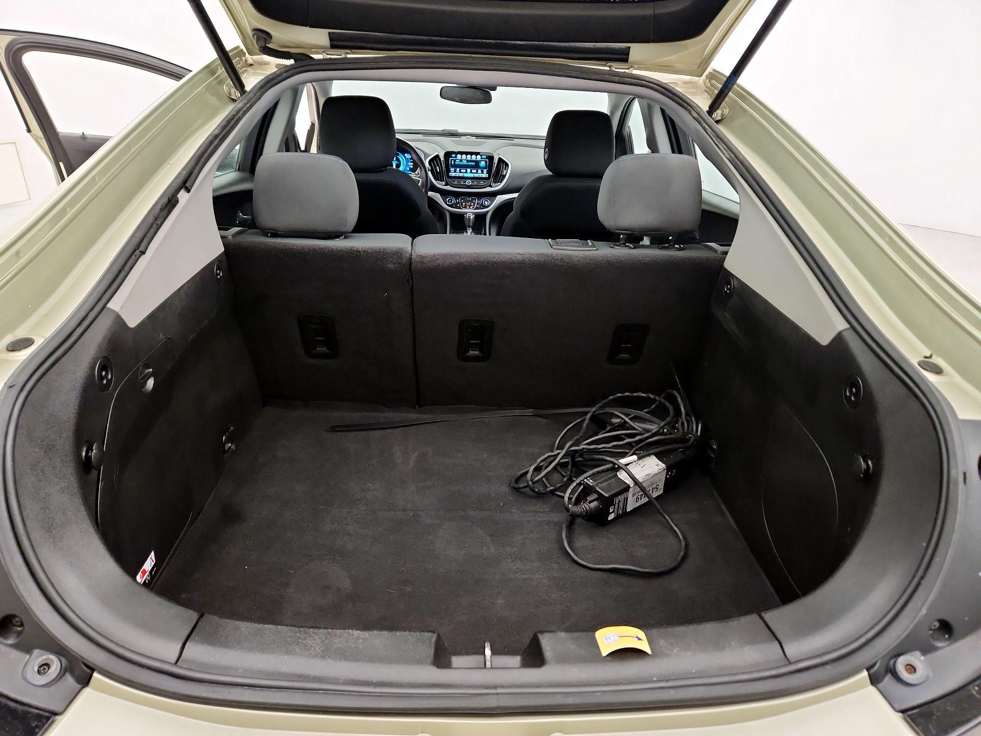 Thumbnail: 2017 Chevrolet Volt - 20