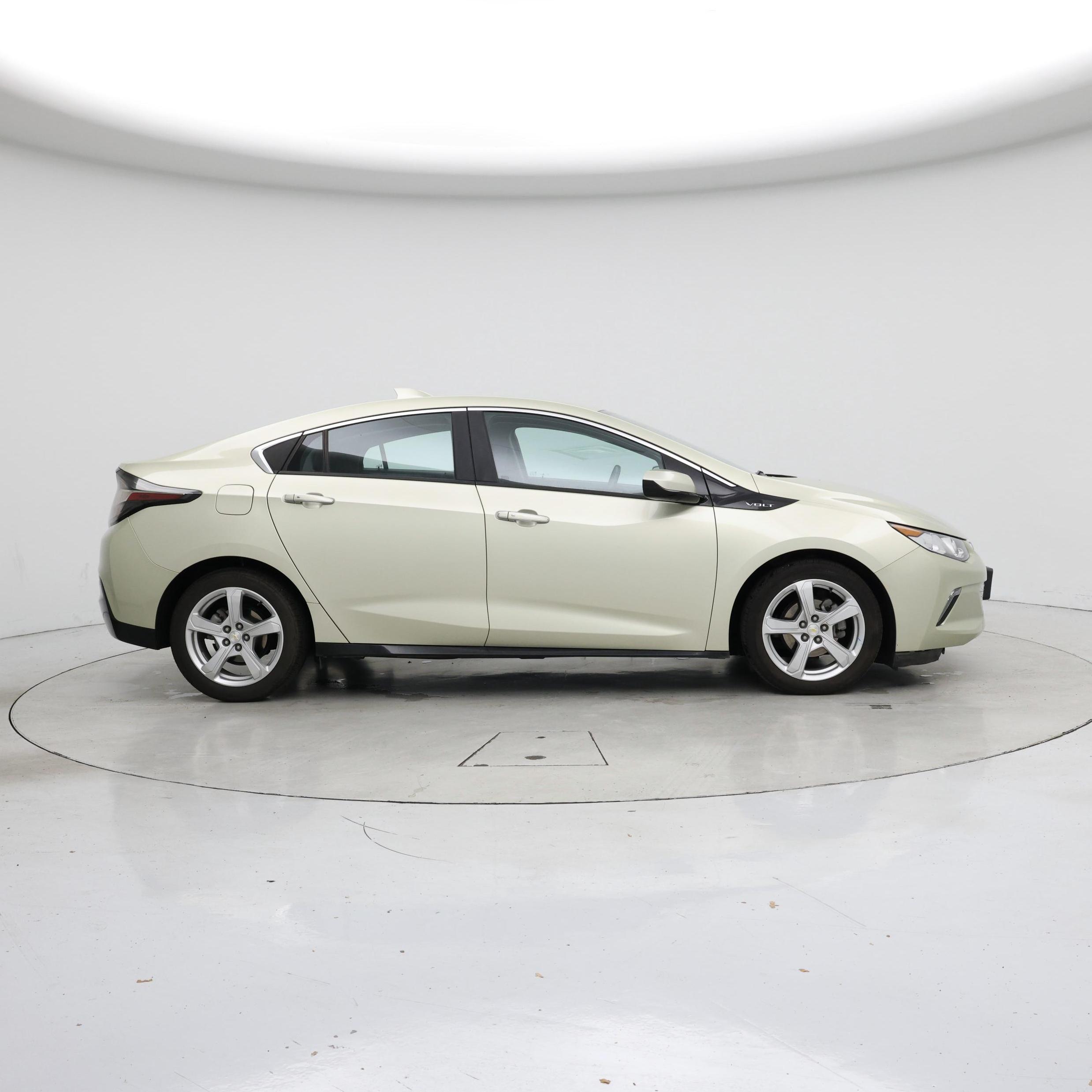 Thumbnail: 2017 Chevrolet Volt - 7