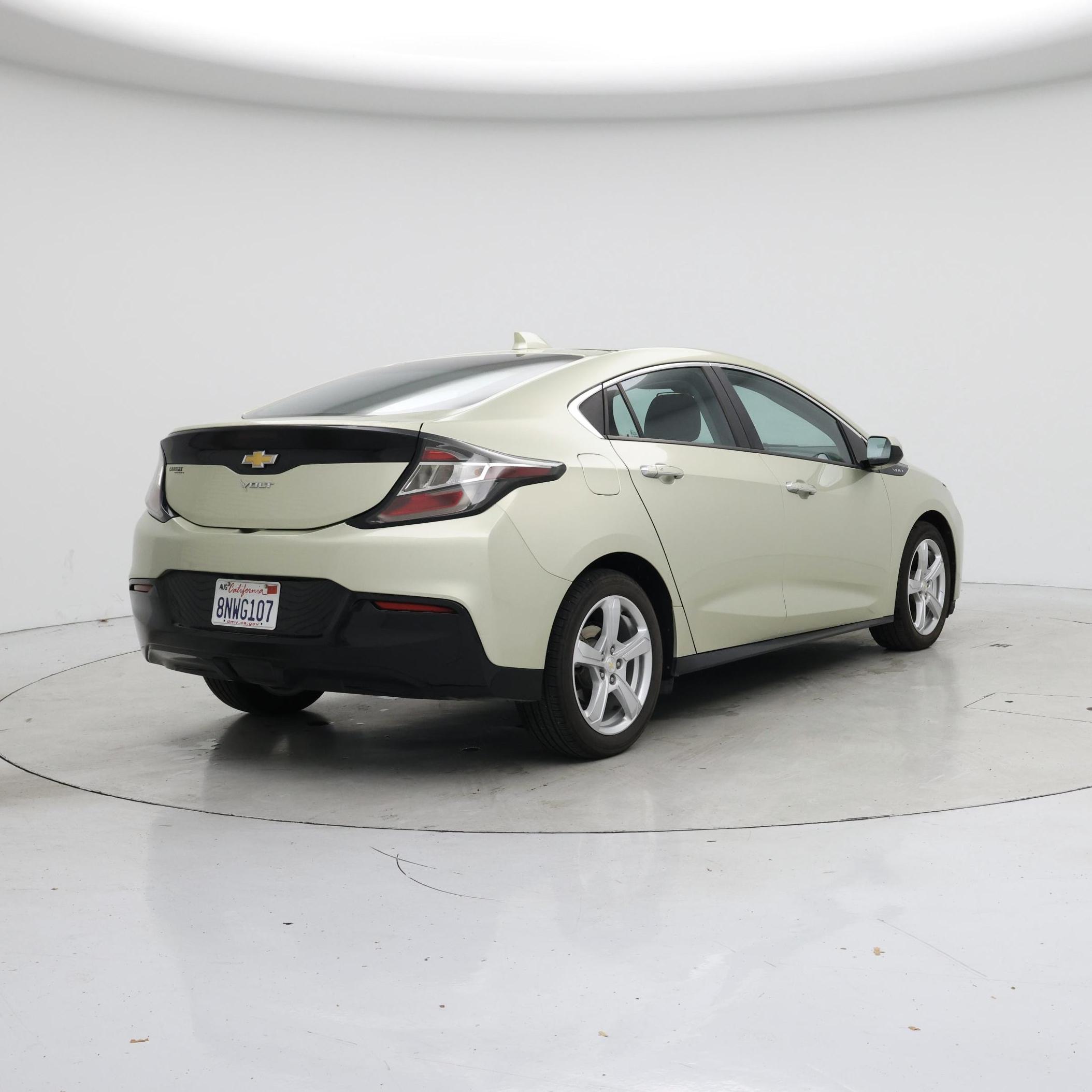 Thumbnail: 2017 Chevrolet Volt - 8