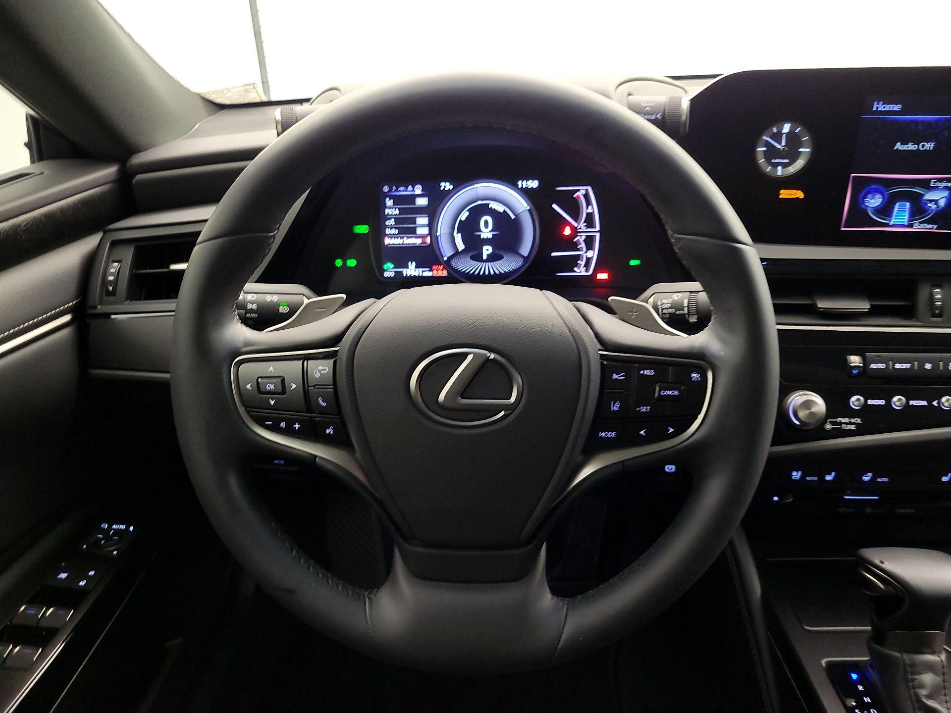 Thumbnail: 2022 Lexus ES - 10