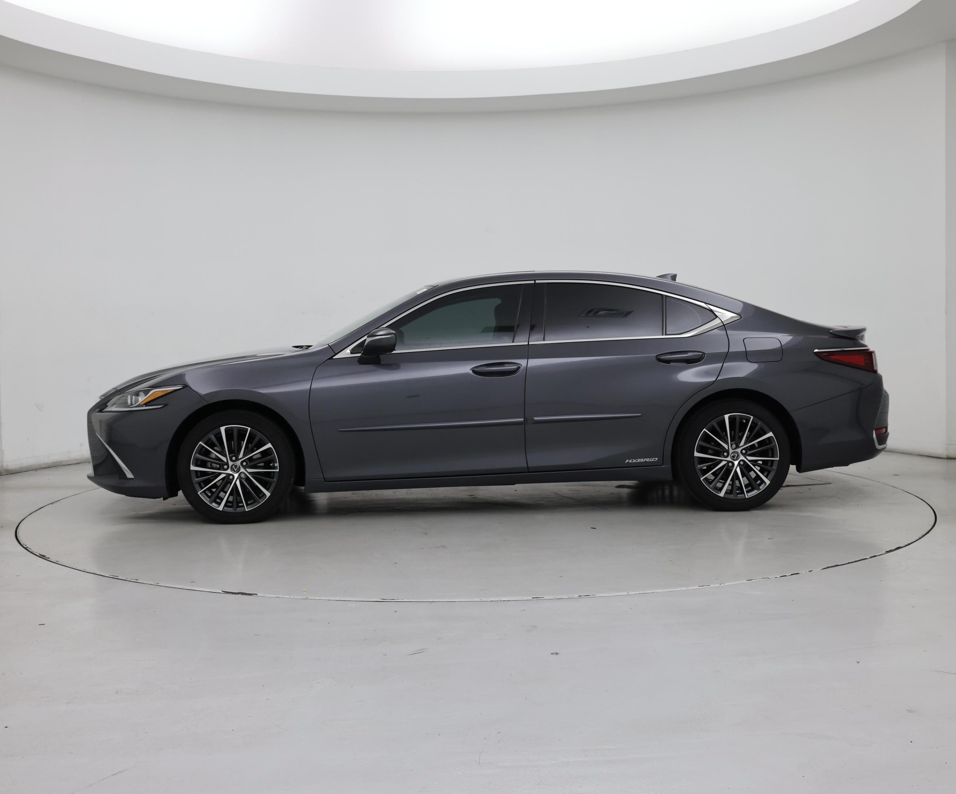 Thumbnail: 2022 Lexus ES - 3