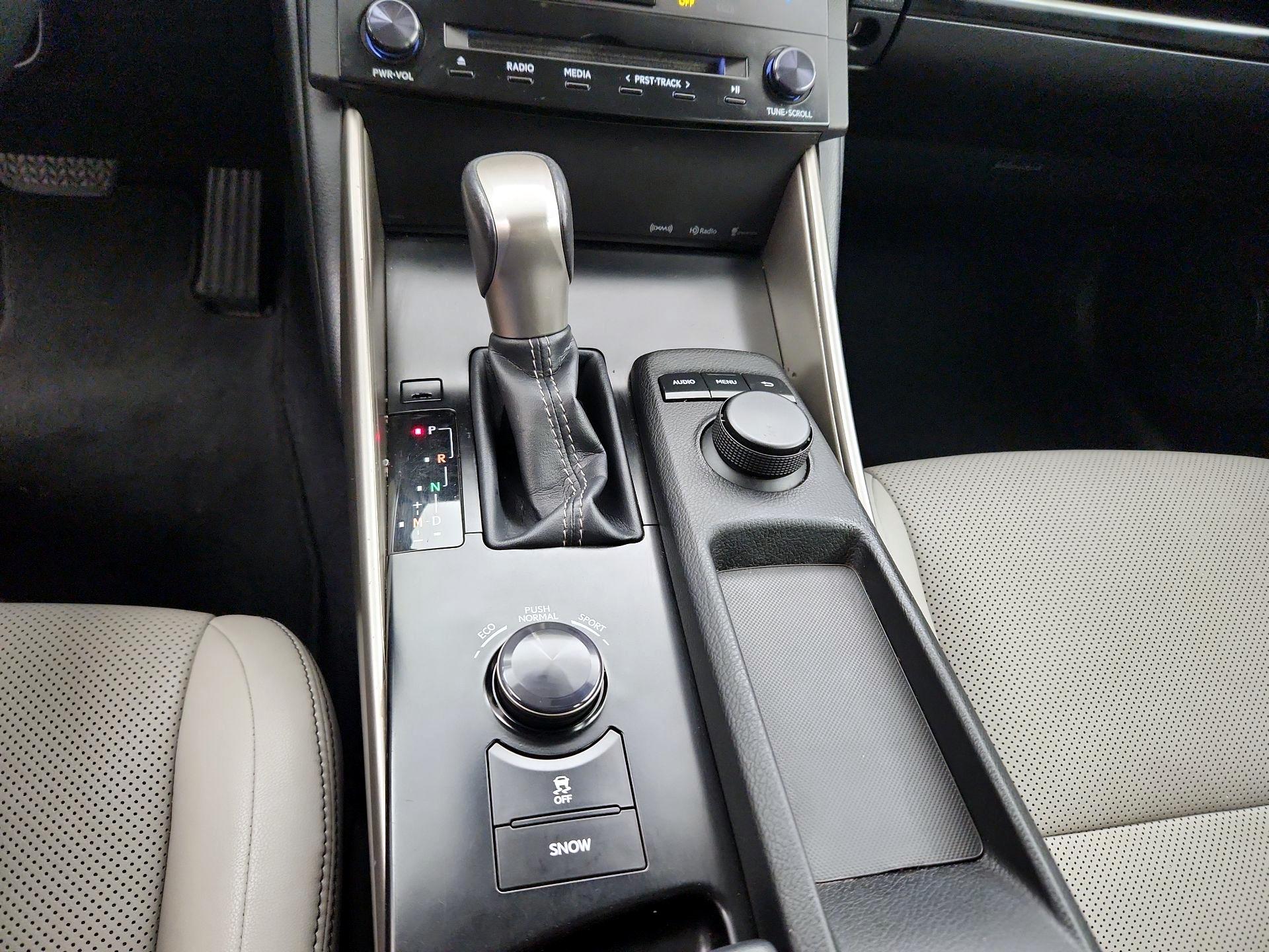 Thumbnail: 2014 Lexus IS - 16