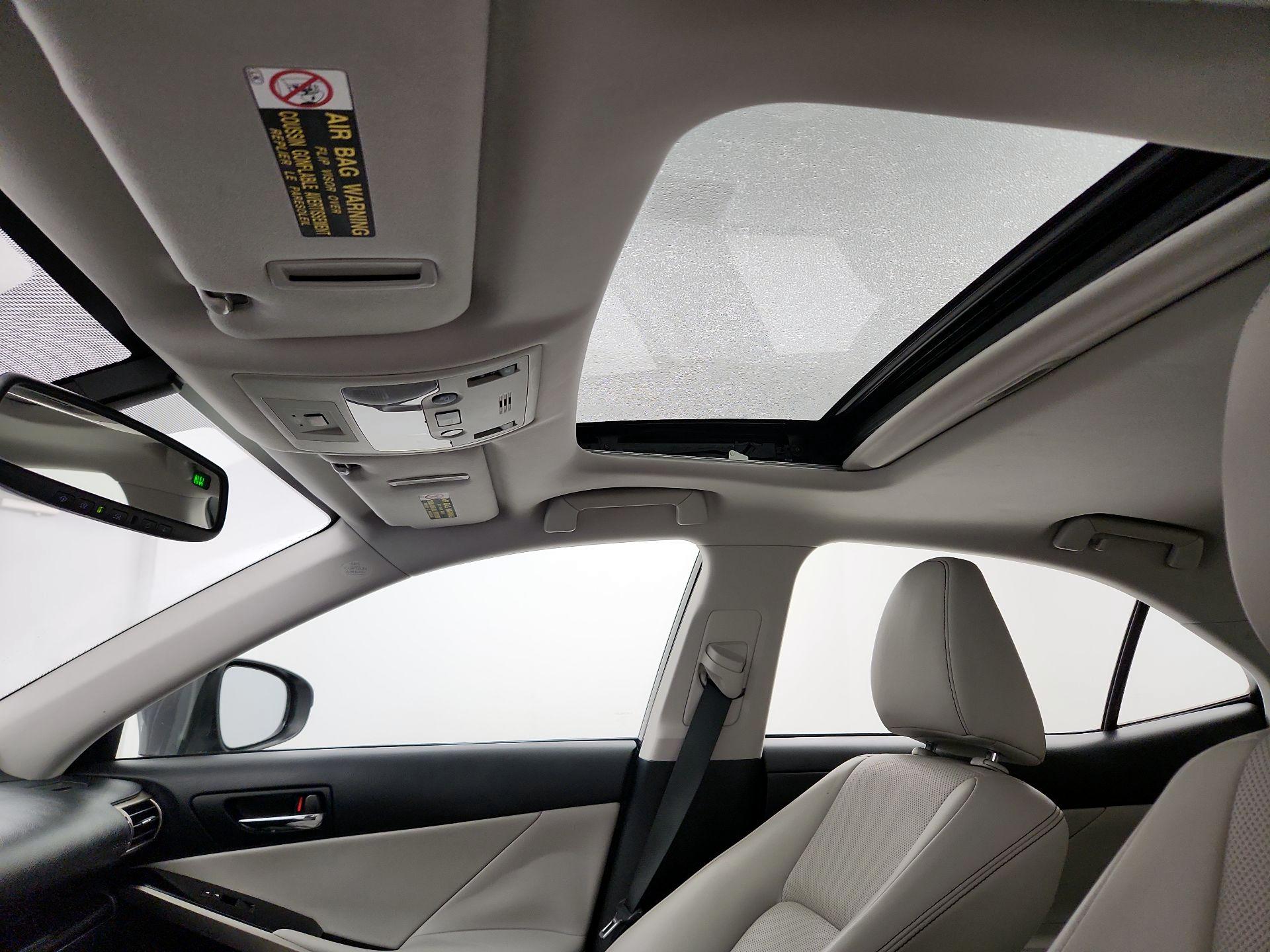 Thumbnail: 2014 Lexus IS - 18