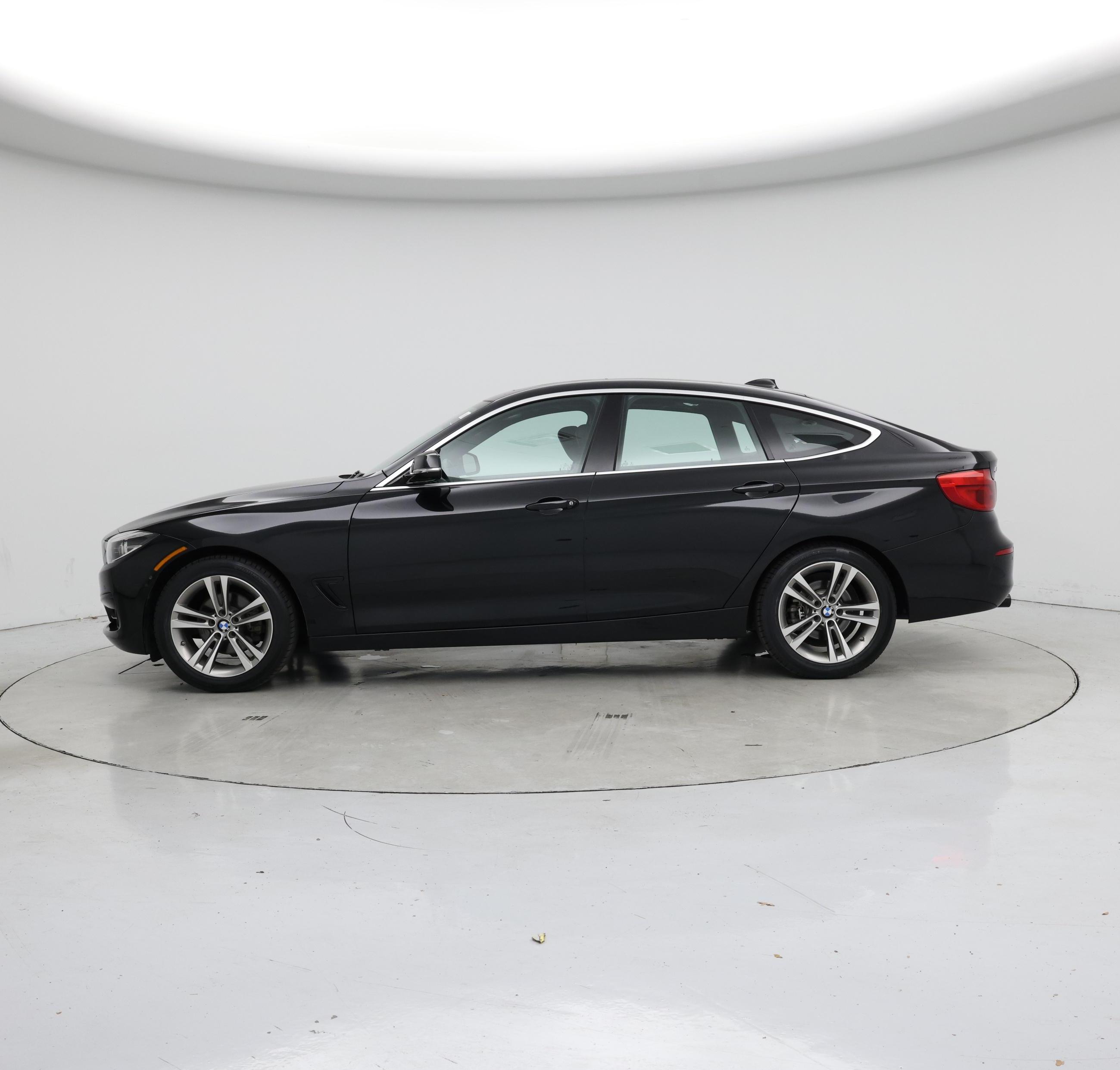 Thumbnail: 2017 BMW 3 Series - 3
