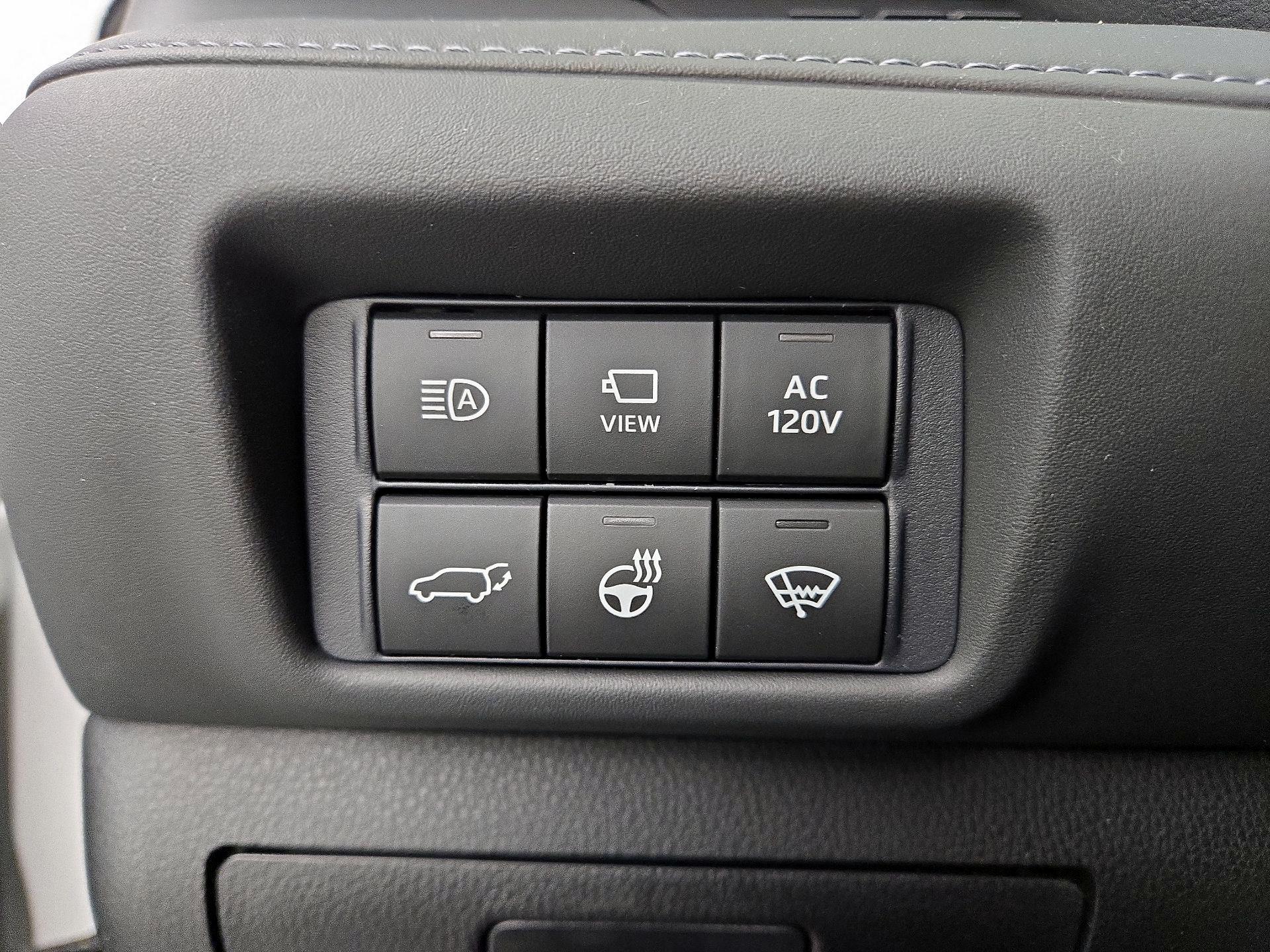 Thumbnail: 2021 Toyota Highlander - 13