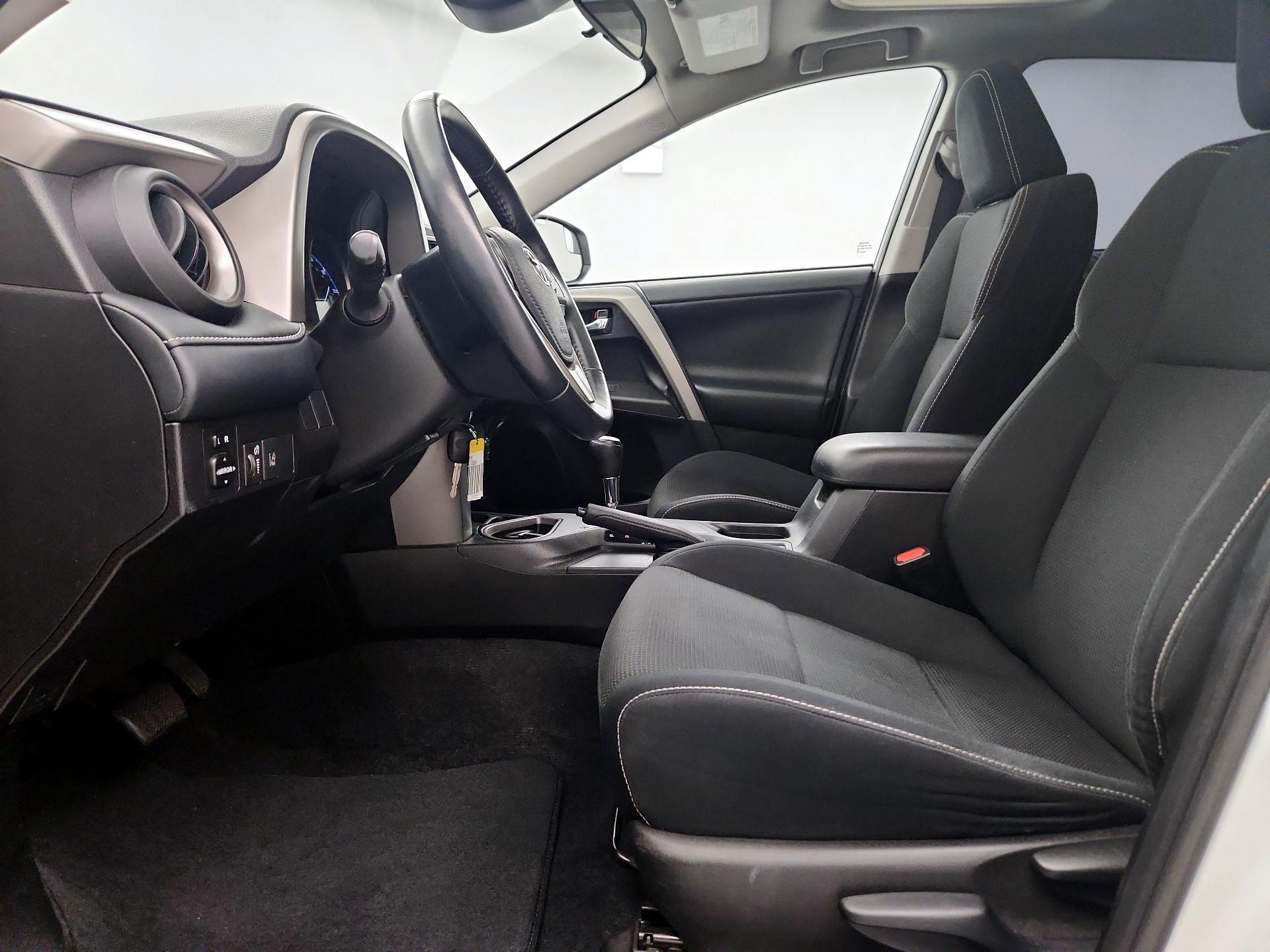 Thumbnail: 2018 Toyota RAV4 - 11