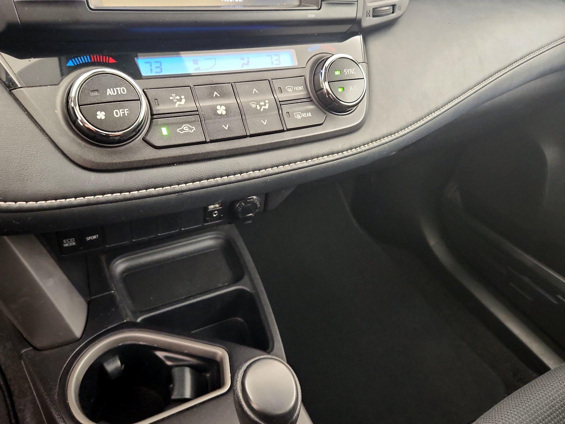 Thumbnail: 2018 Toyota RAV4 - 16