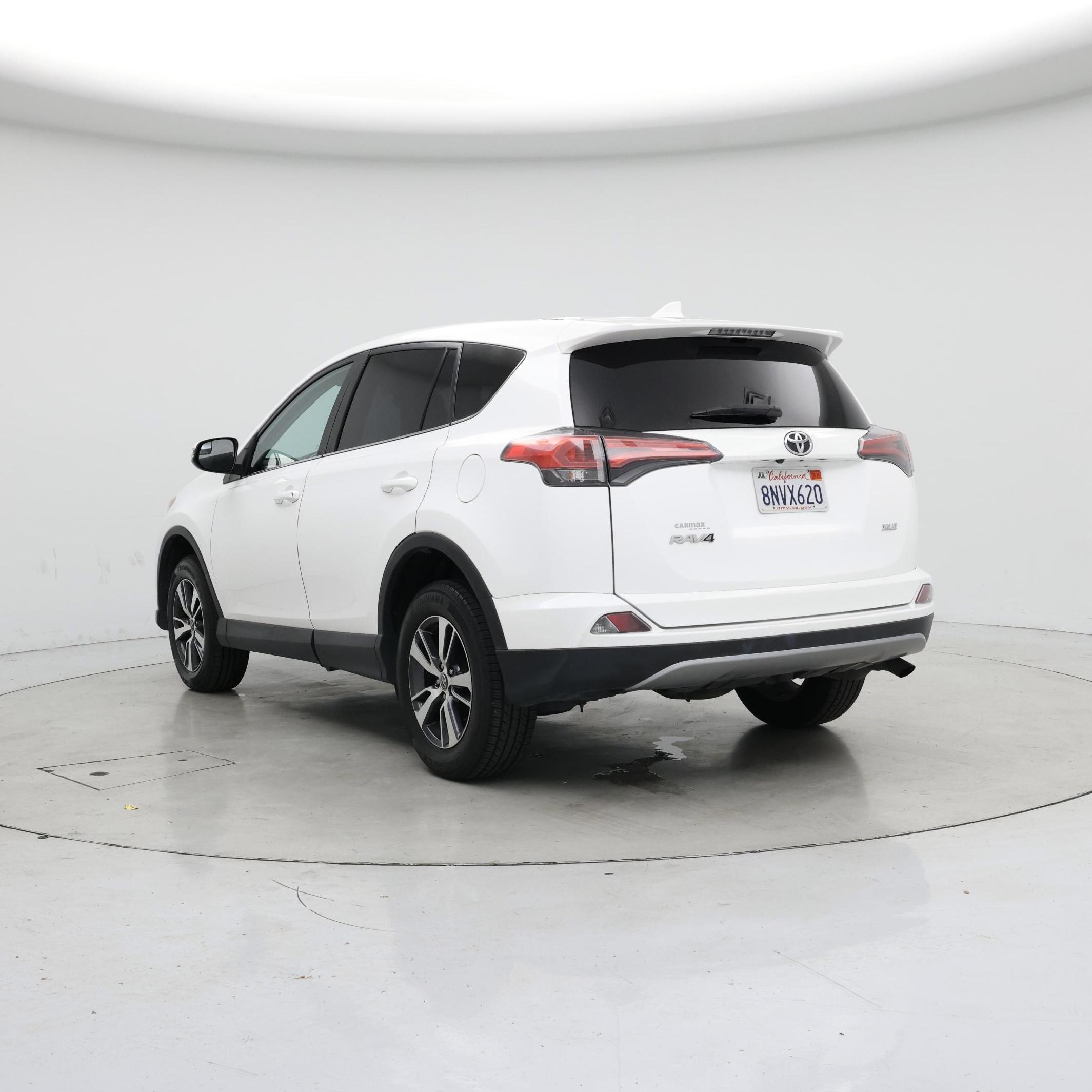 Thumbnail: 2018 Toyota RAV4 - 2