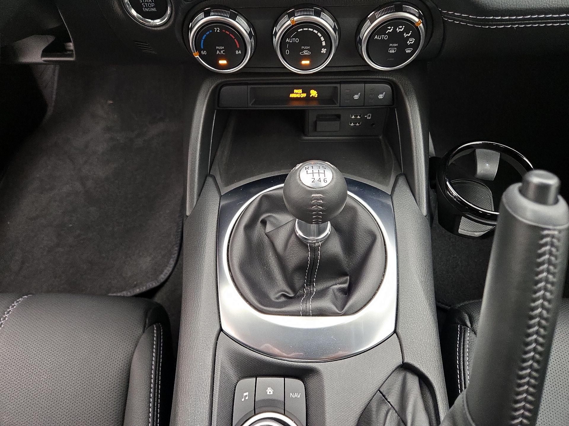 Thumbnail: 2022 Mazda MX-5 Miata - 18