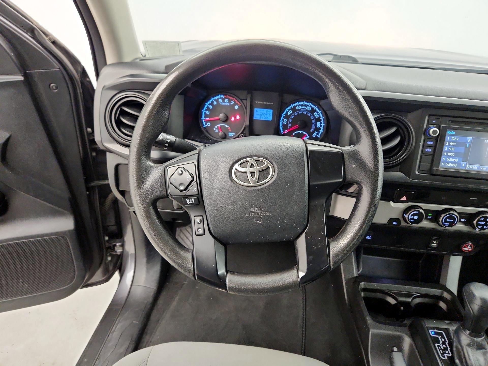 Thumbnail: 2016 Toyota Tacoma - 10