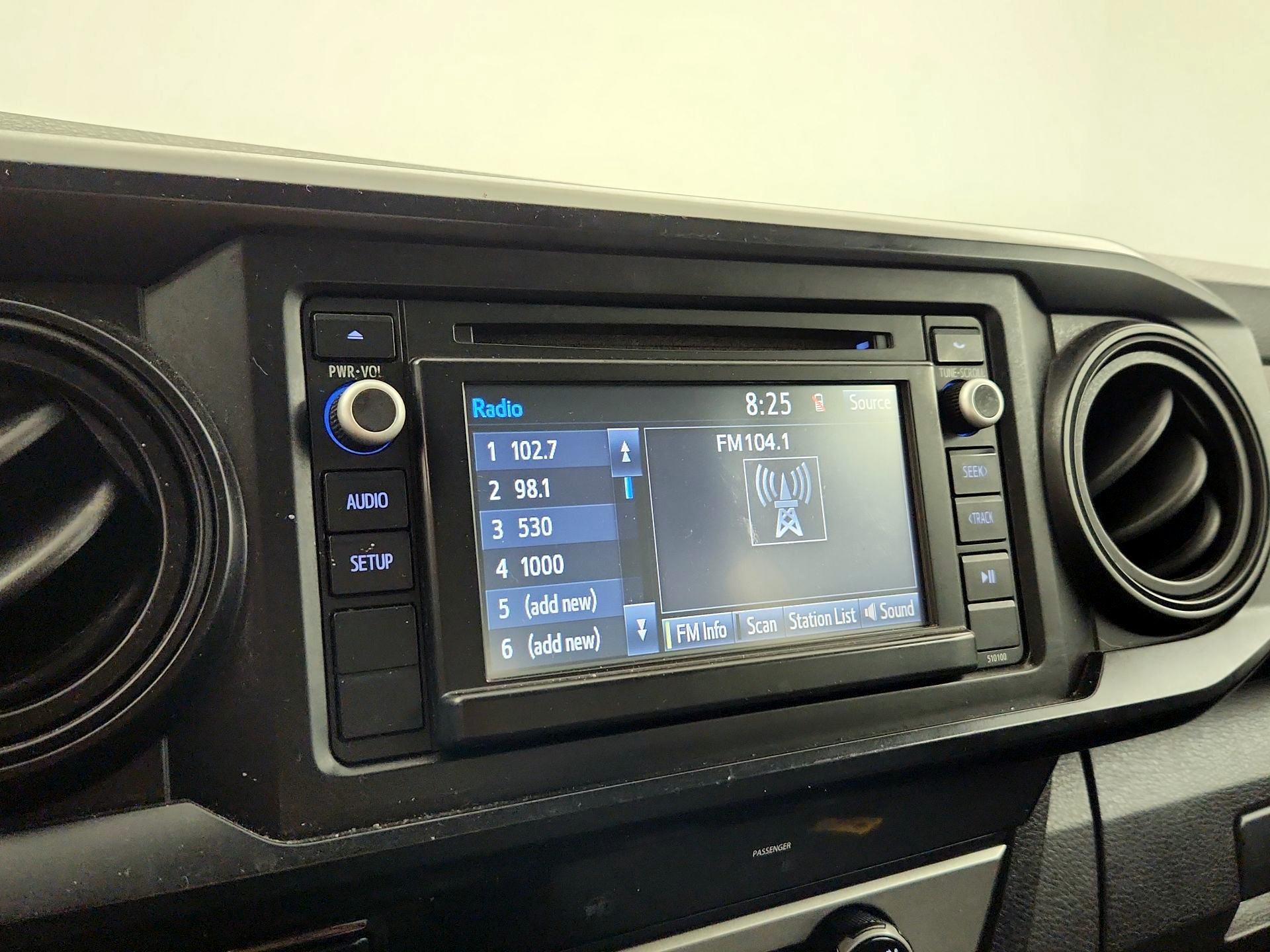 Thumbnail: 2016 Toyota Tacoma - 14