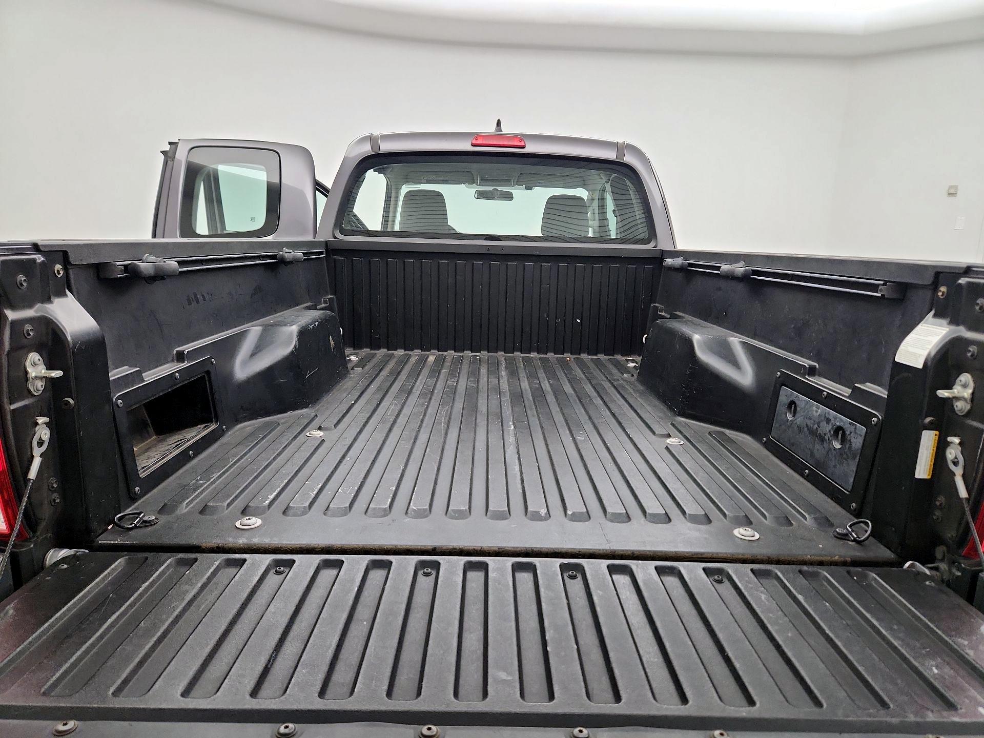 Thumbnail: 2016 Toyota Tacoma - 19