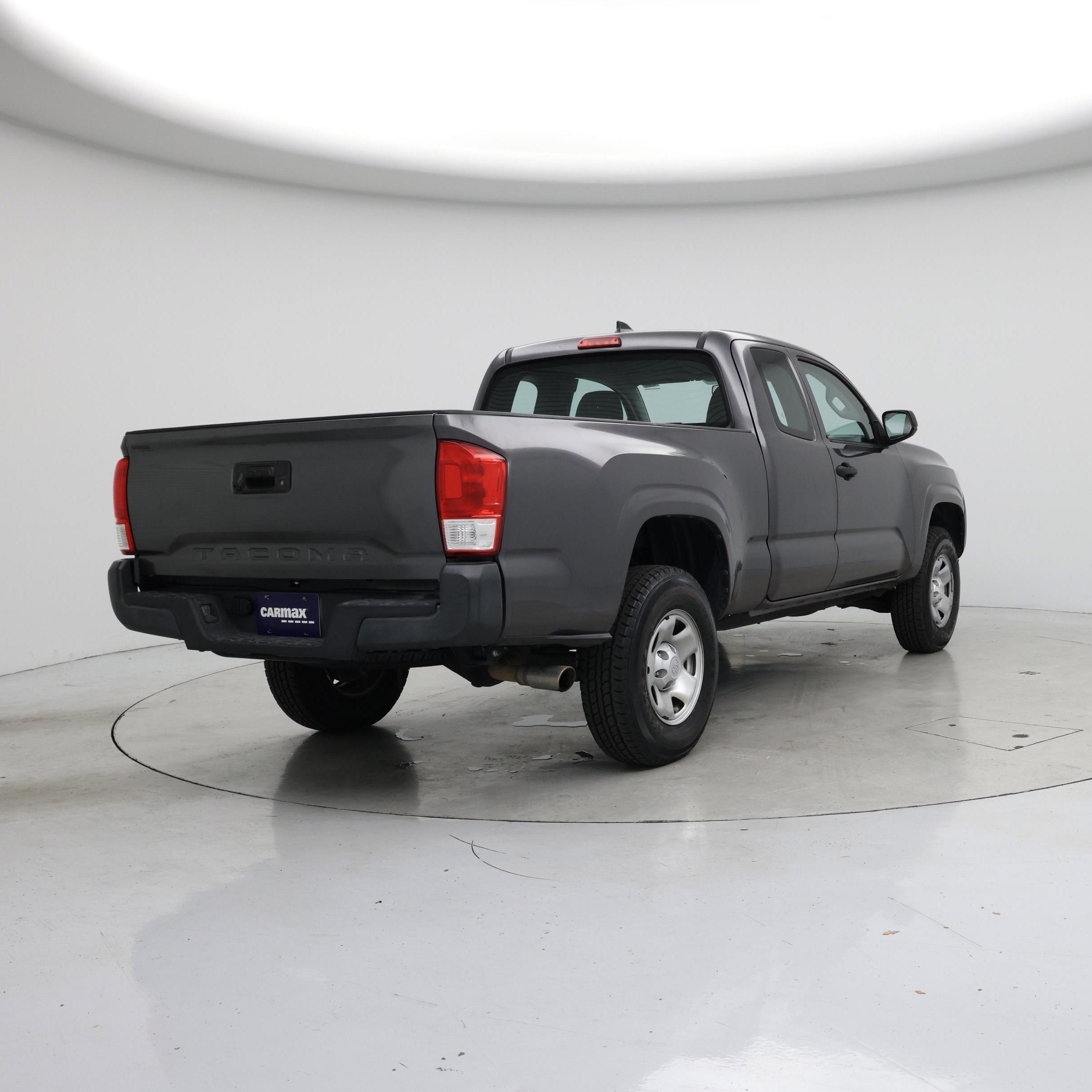 Thumbnail: 2016 Toyota Tacoma - 8