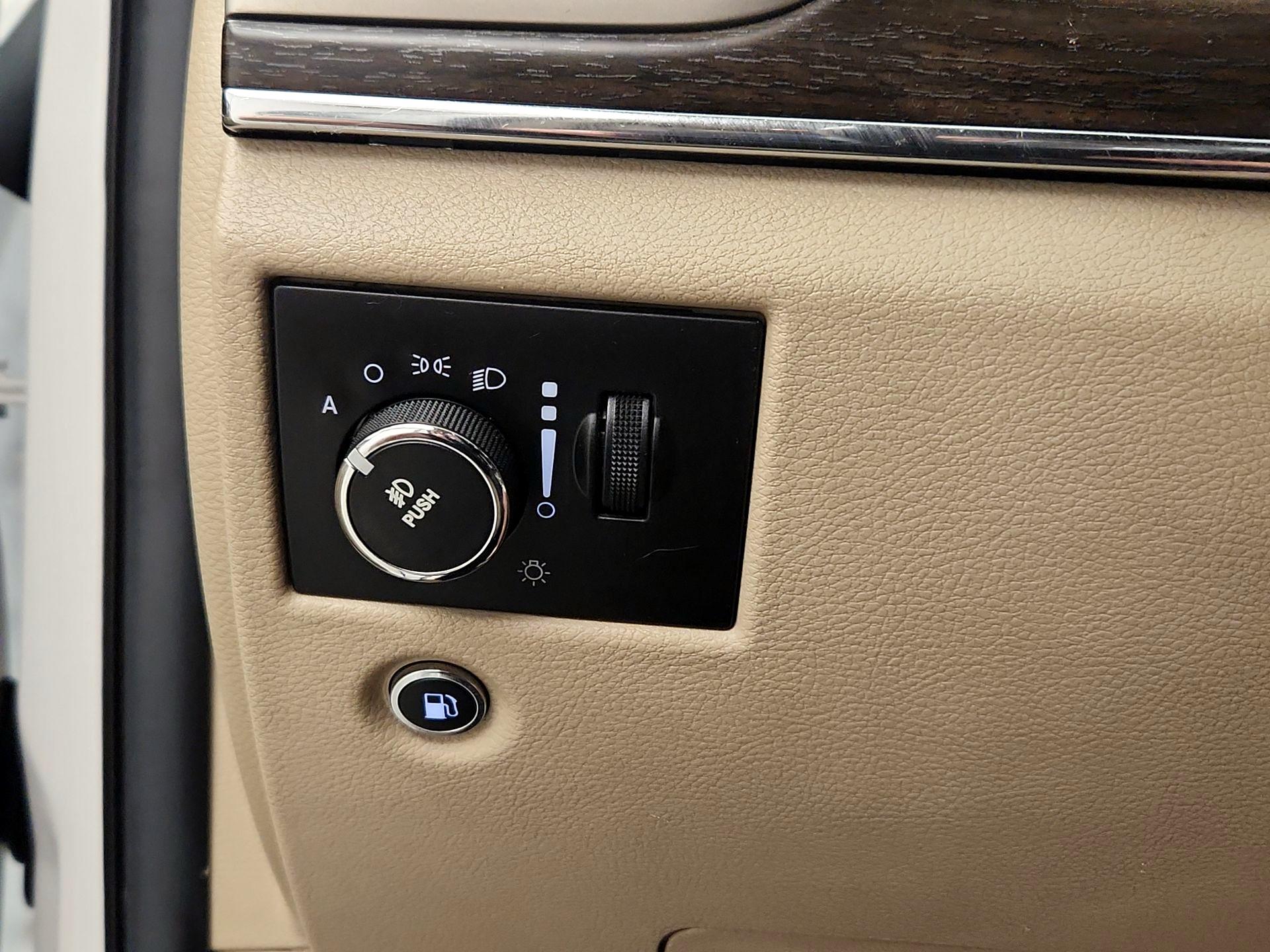 Thumbnail: 2014 Jeep Grand Cherokee - 13