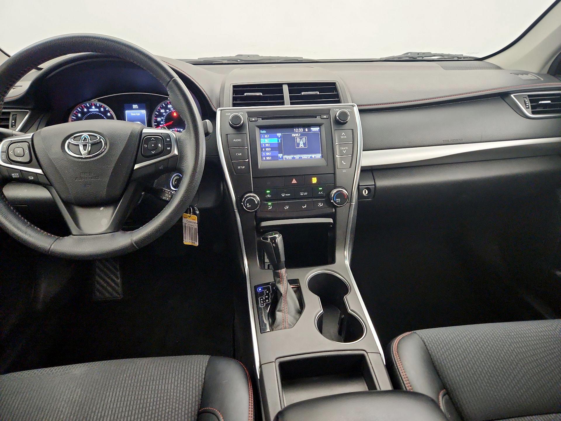 Thumbnail: 2017 Toyota Camry - 9