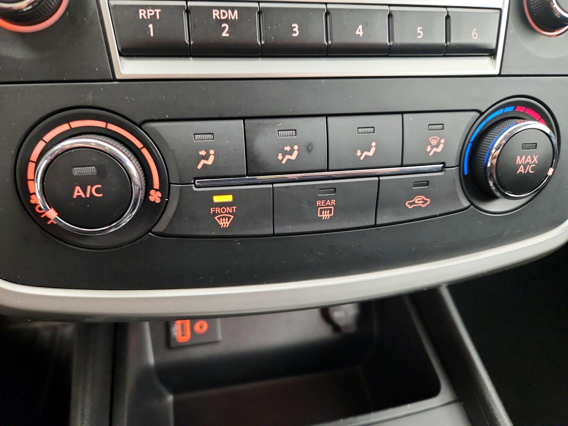 Thumbnail: 2017 Nissan Altima - 16