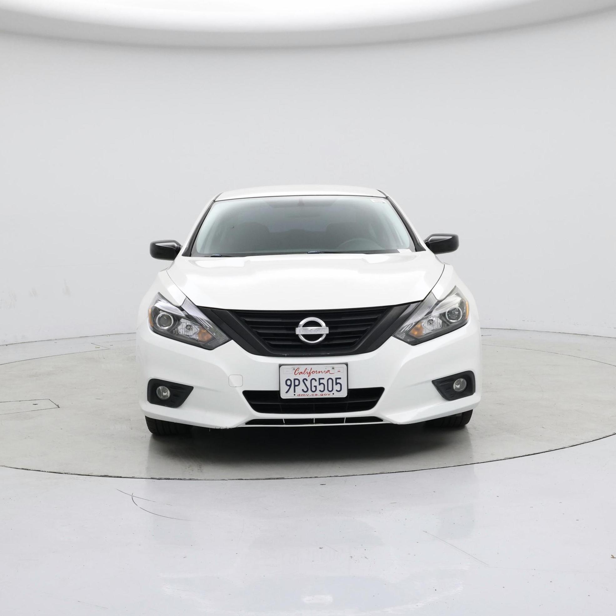 Thumbnail: 2017 Nissan Altima - 5