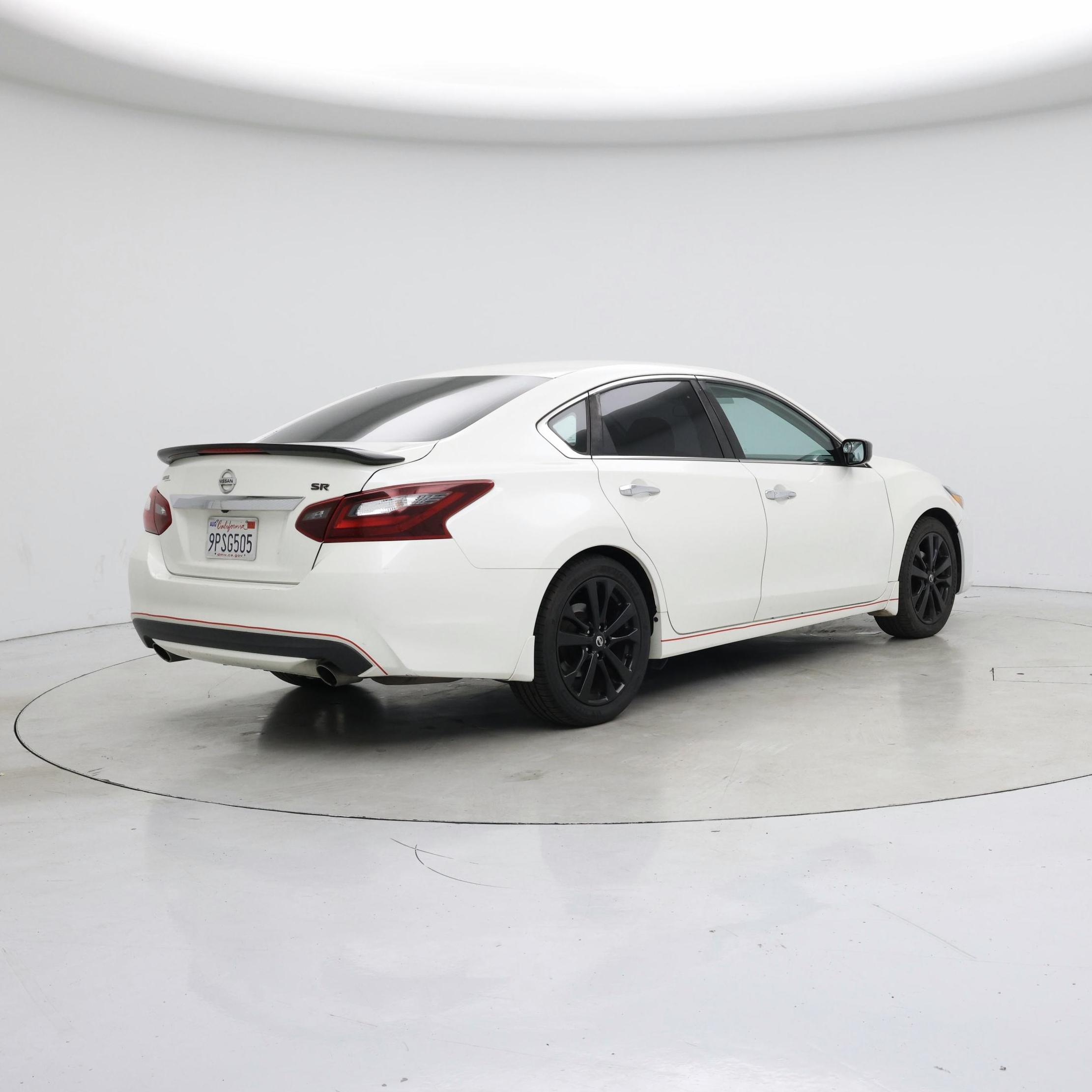 Thumbnail: 2017 Nissan Altima - 8