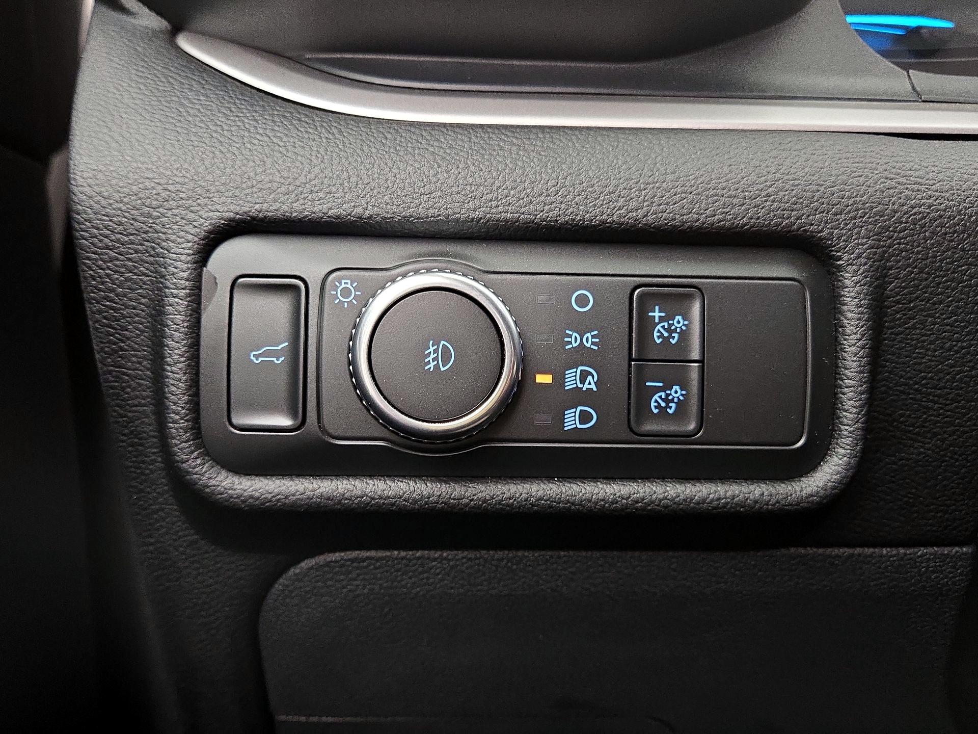 Thumbnail: 2021 Ford Explorer - 13