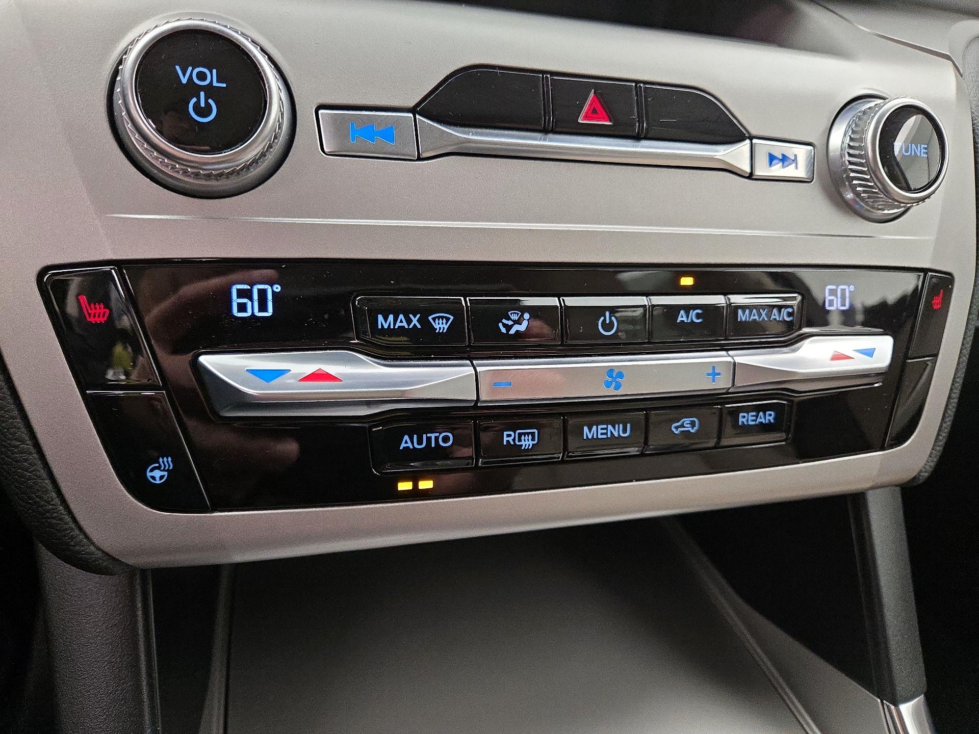 Thumbnail: 2021 Ford Explorer - 16