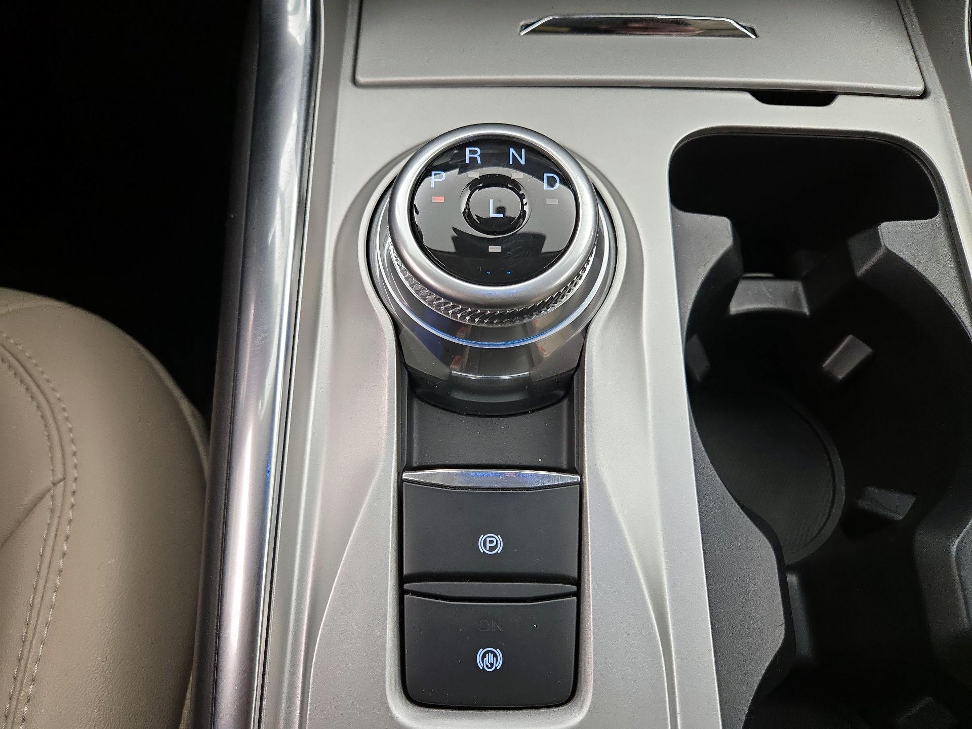 Thumbnail: 2021 Ford Explorer - 17