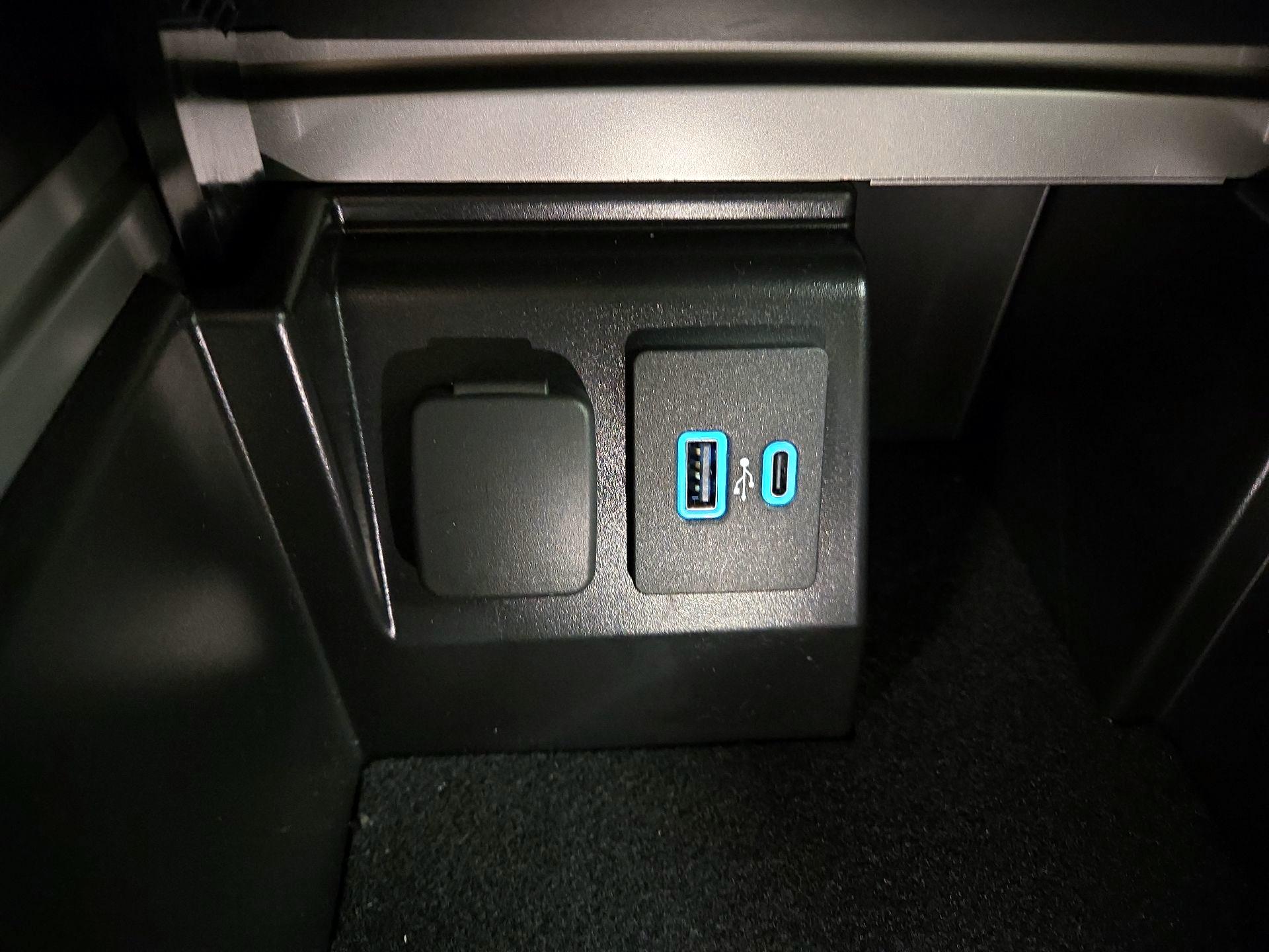 Thumbnail: 2021 Ford Explorer - 18