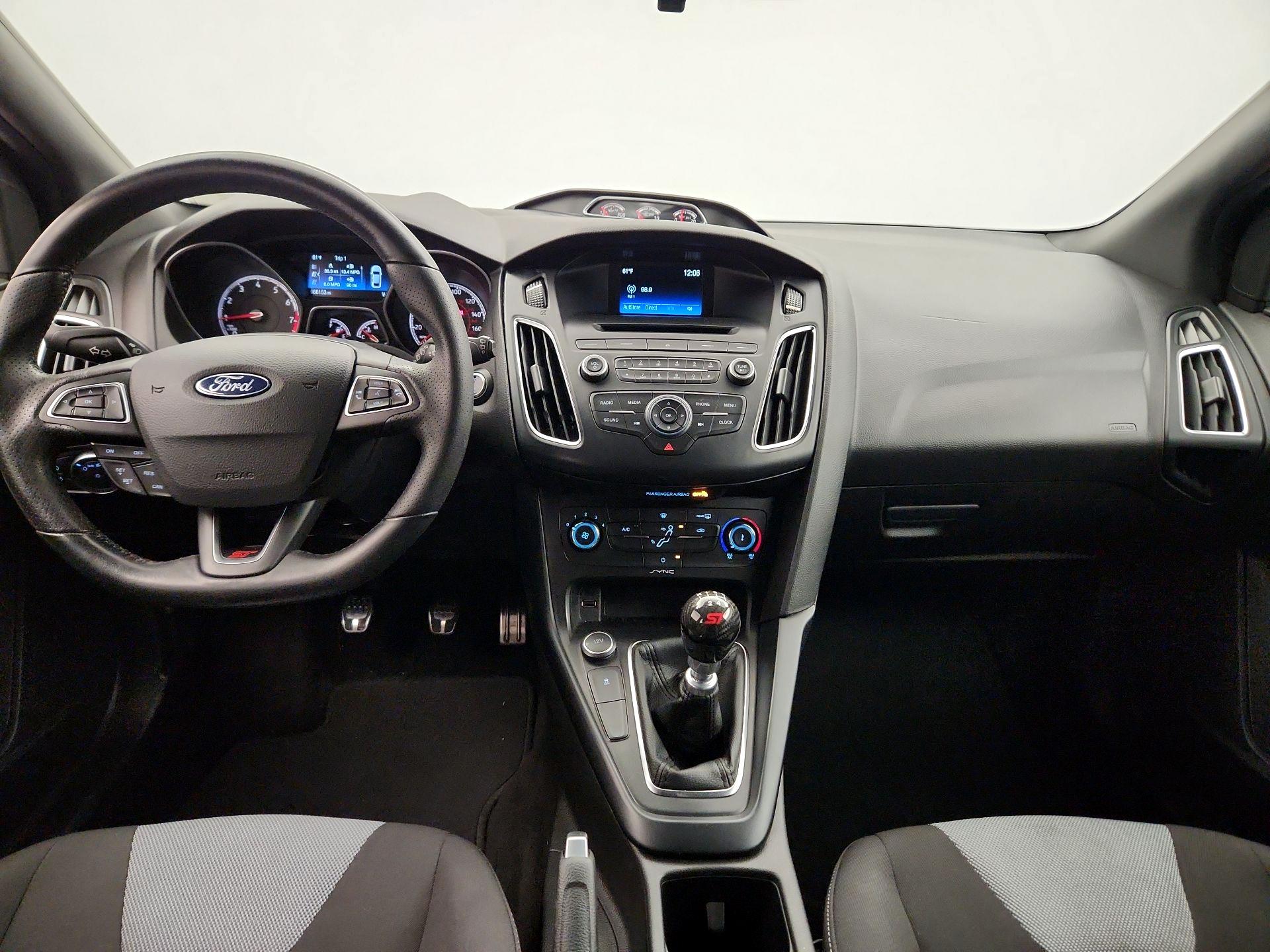 Thumbnail: 2017 Ford Focus - 9