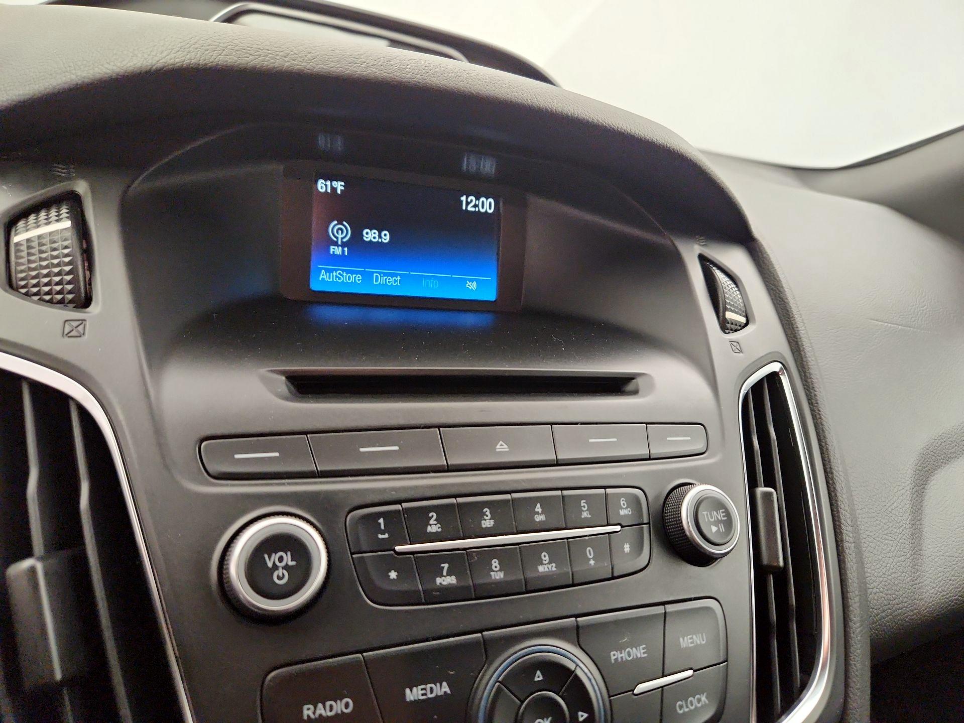 Thumbnail: 2017 Ford Focus - 15