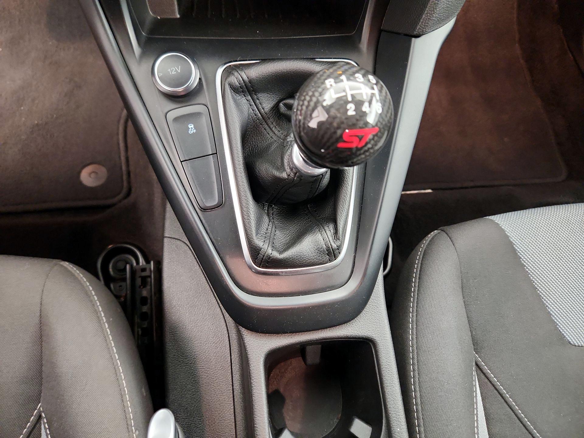 Thumbnail: 2017 Ford Focus - 17