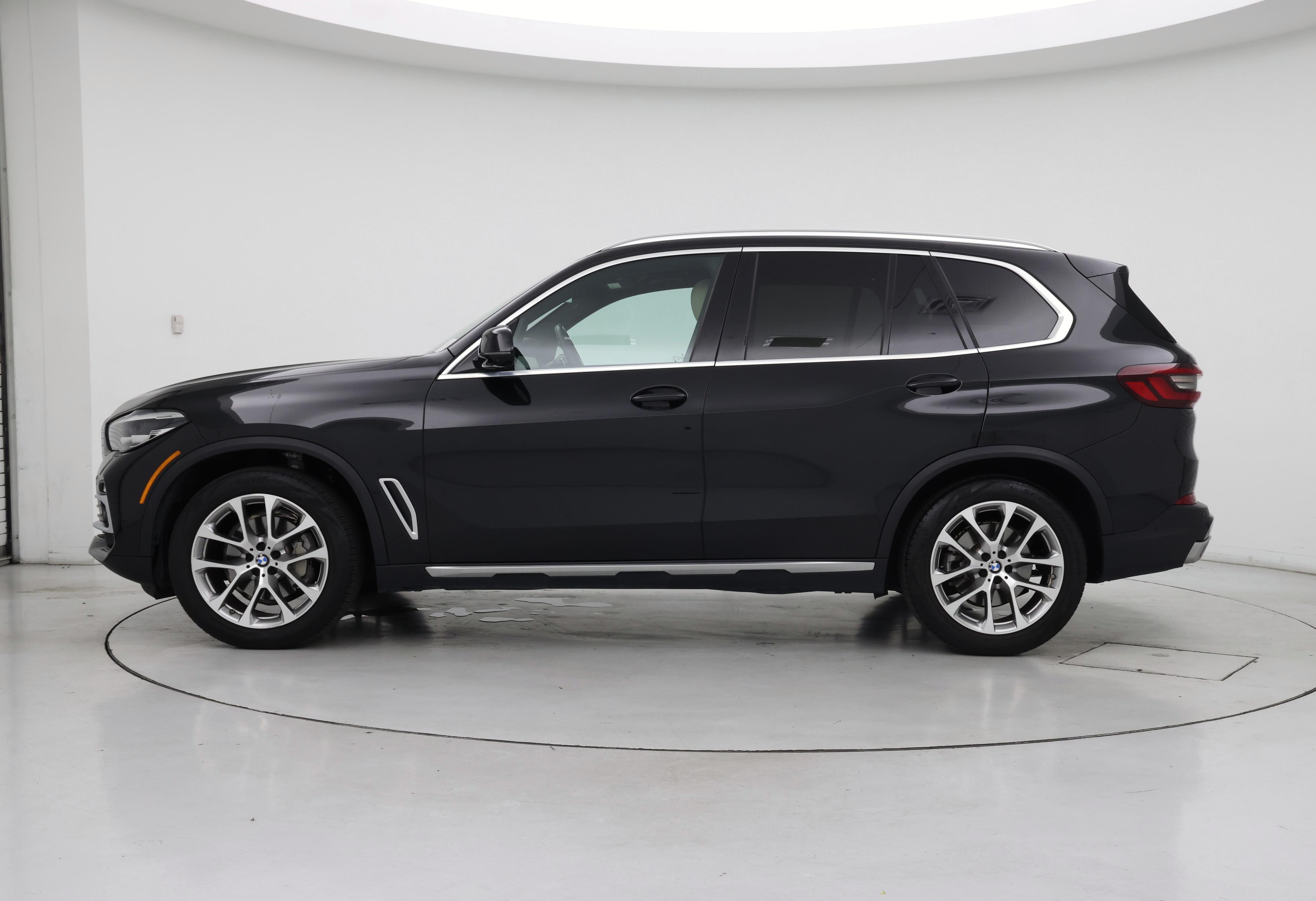 Thumbnail: 2021 BMW X5 - 3