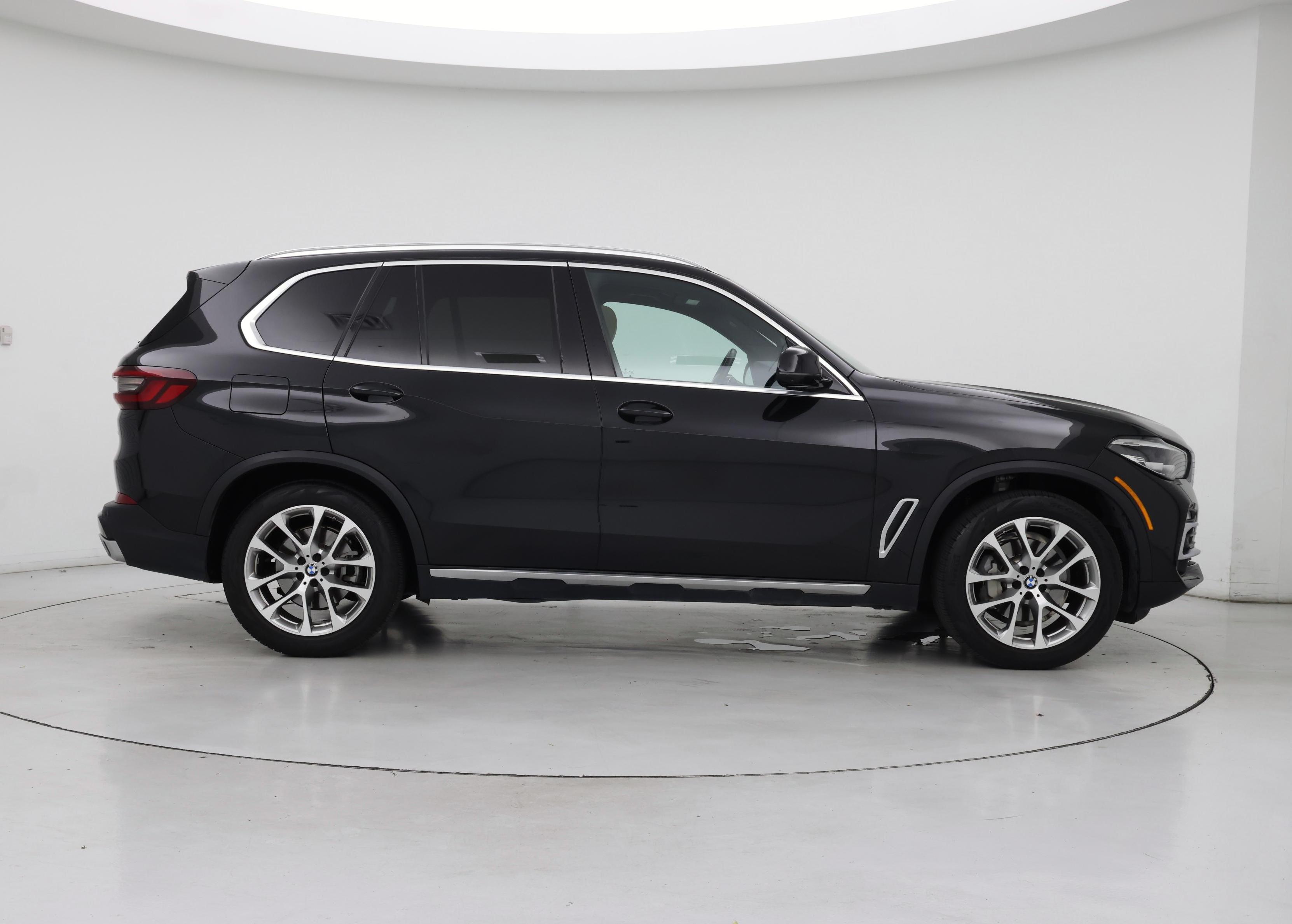 Thumbnail: 2021 BMW X5 - 7