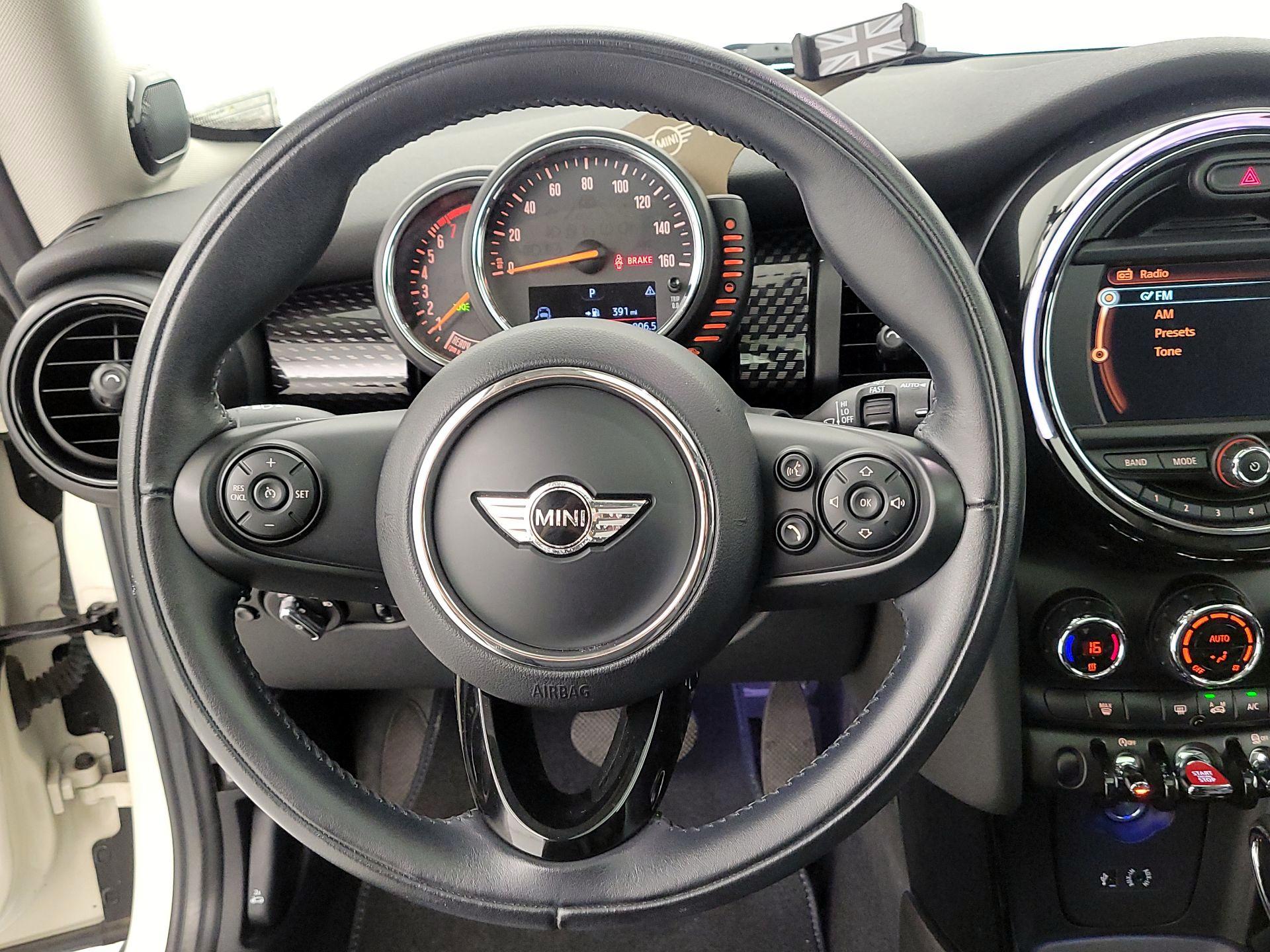 Thumbnail: 2017 MINI Cooper Hardtop - 10