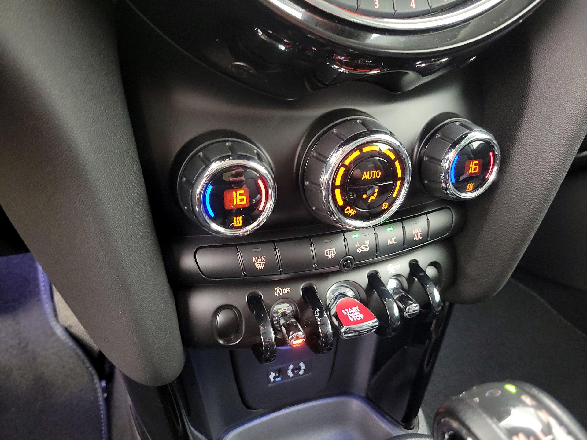 Thumbnail: 2017 MINI Cooper Hardtop - 16