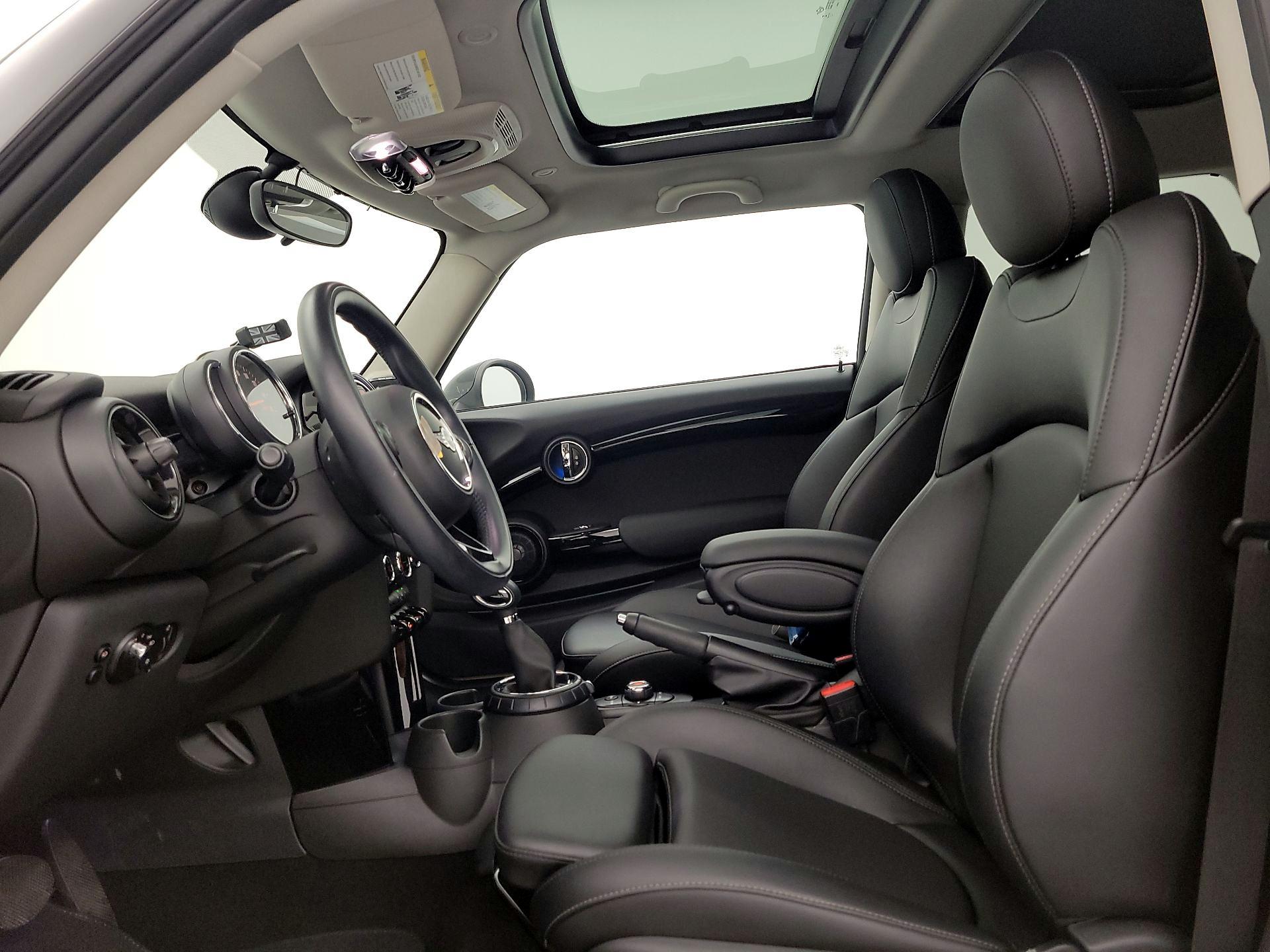 Thumbnail: 2017 MINI Cooper Hardtop - 19