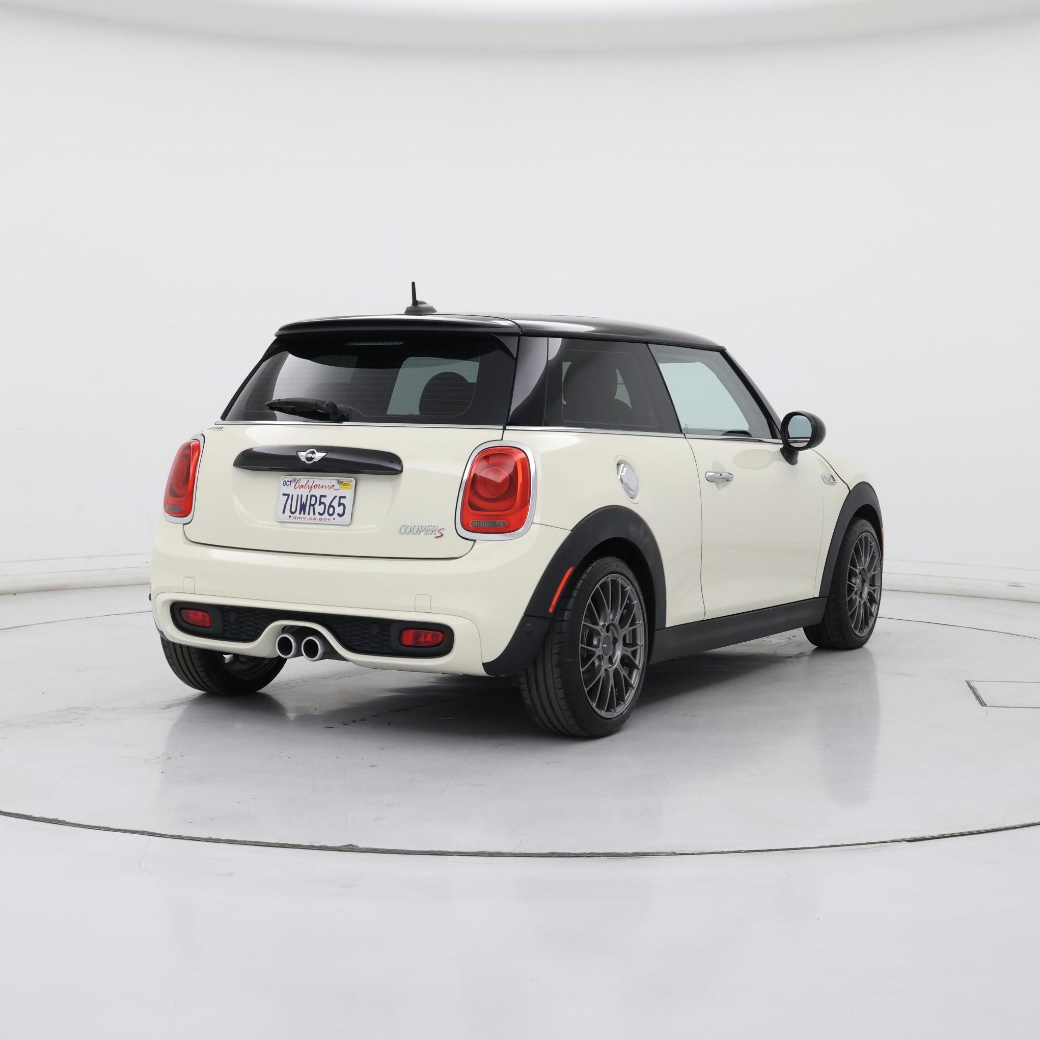 Thumbnail: 2017 MINI Cooper Hardtop - 8