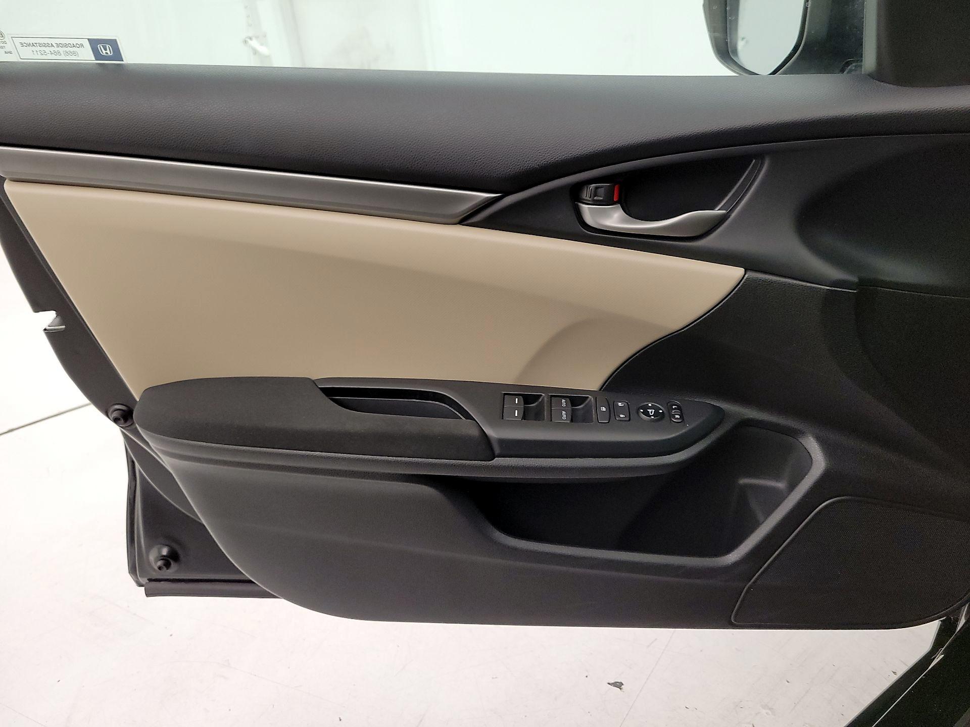 Thumbnail: 2017 Honda Civic - 12