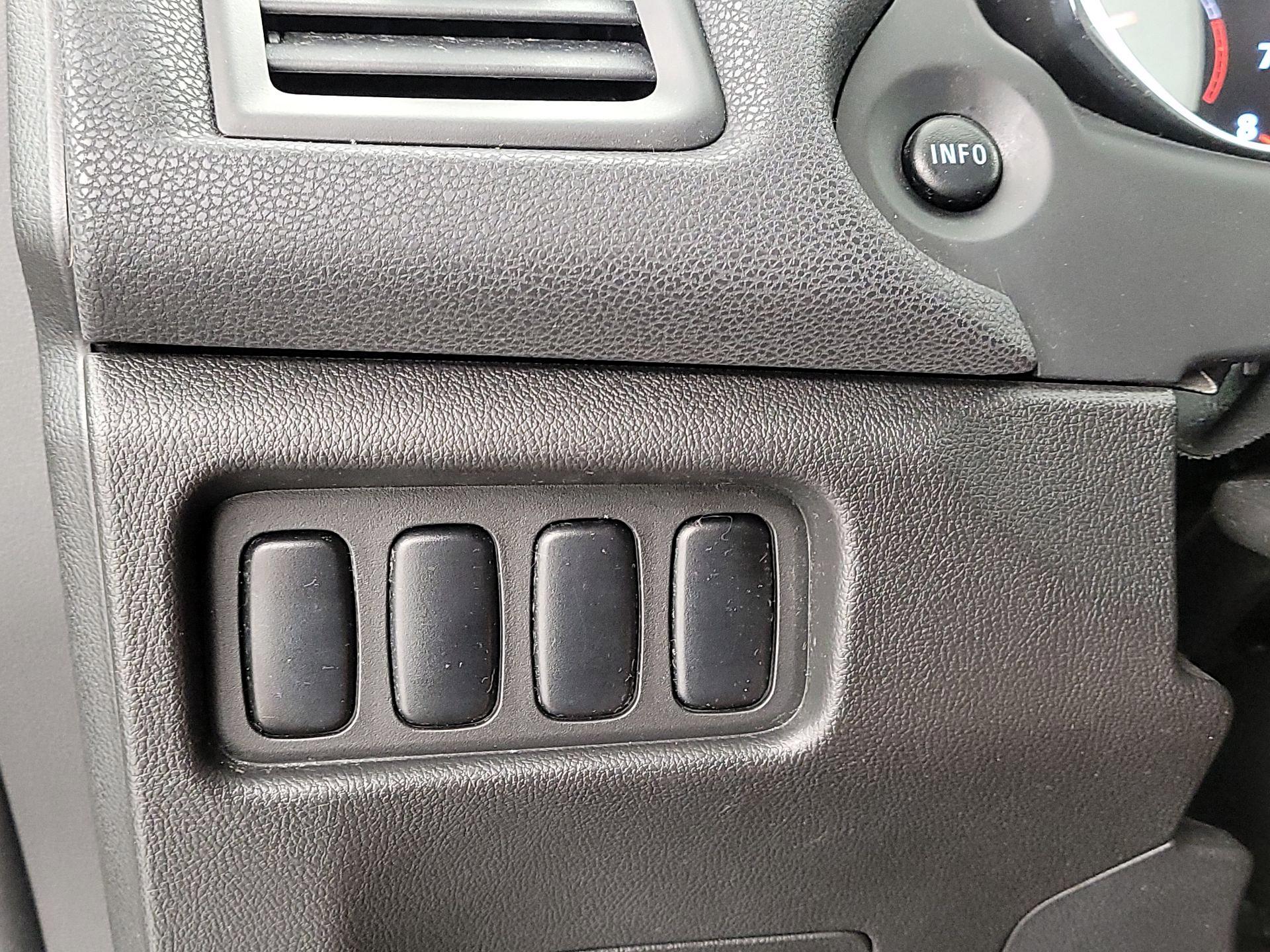 Thumbnail: 2019 Mitsubishi Outlander Sport - 13