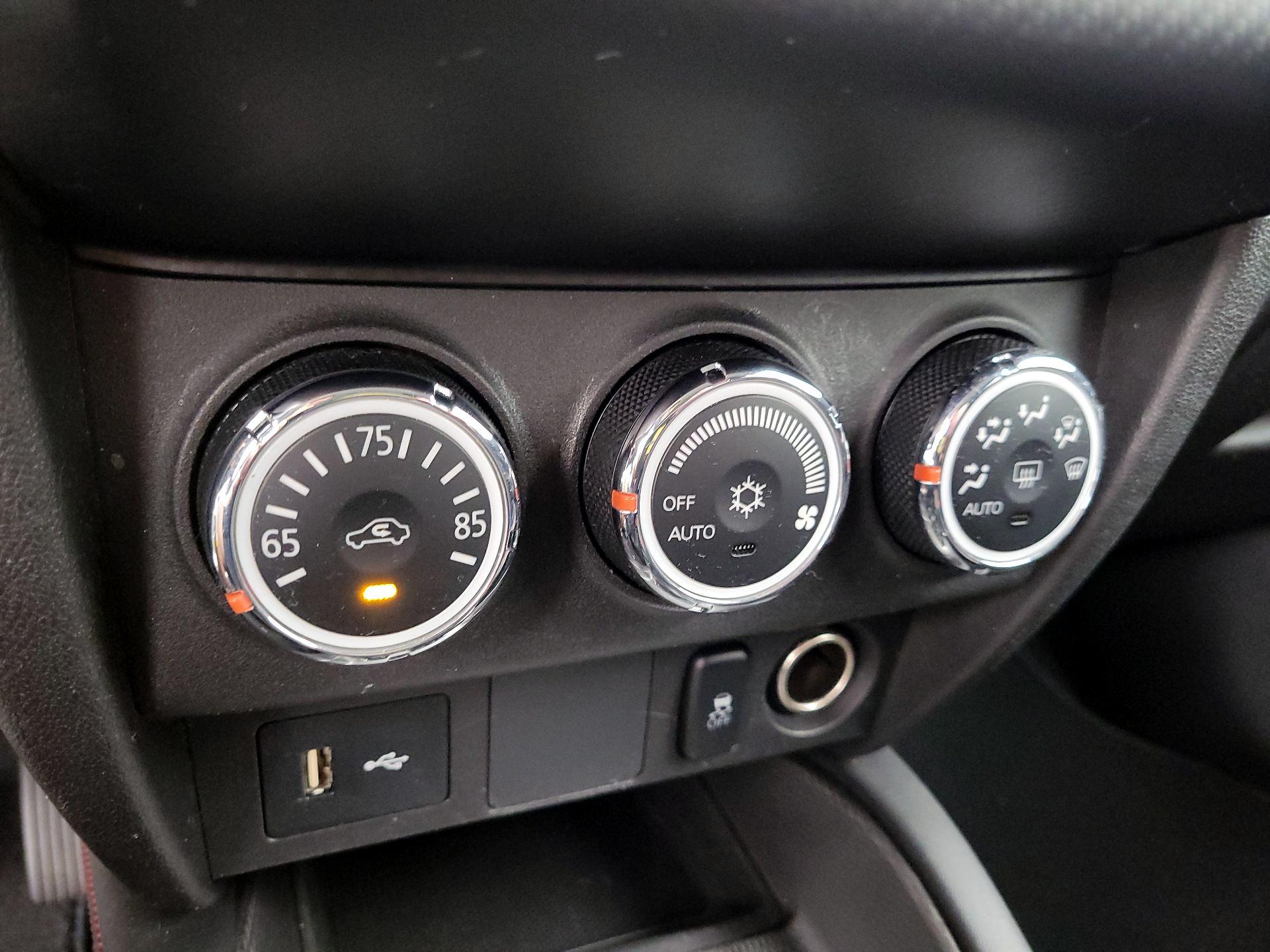 Thumbnail: 2019 Mitsubishi Outlander Sport - 16